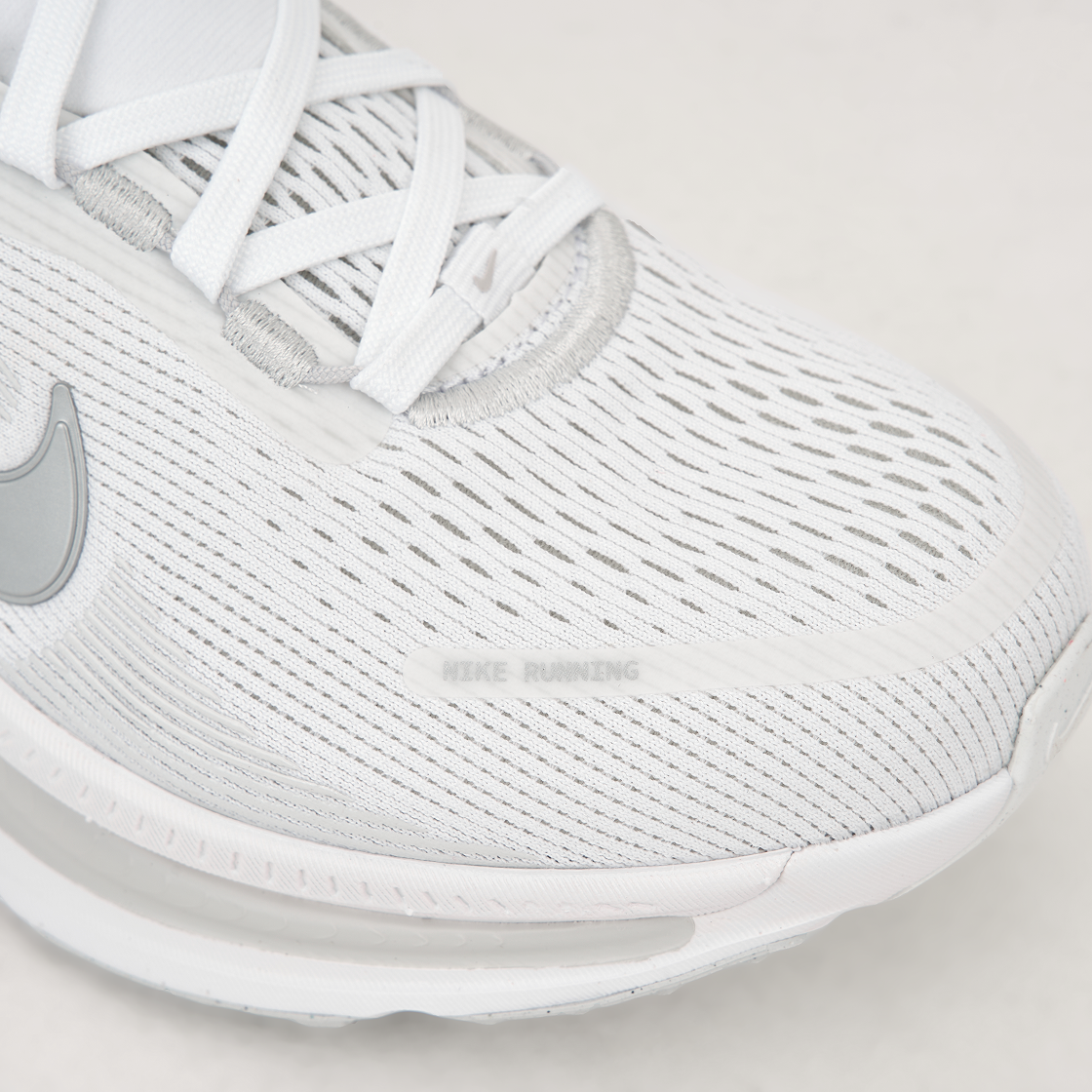 (W) 나이키 보메로 18 화이트 포톤 더스트((W) Nike Vomero 18 White Photon Dust) - 7
