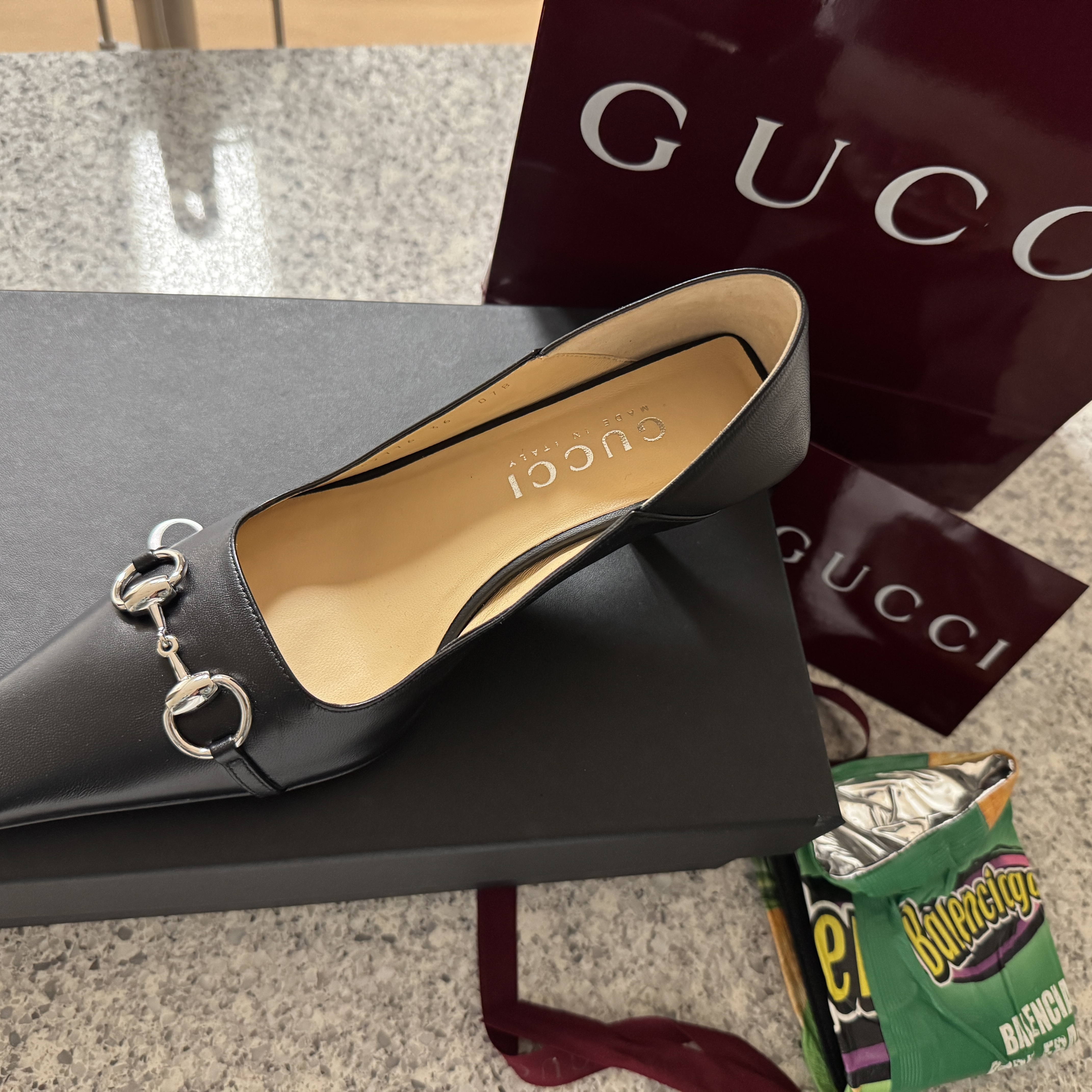 (W) Gucci Vittoria Pump Black 착용 스타일