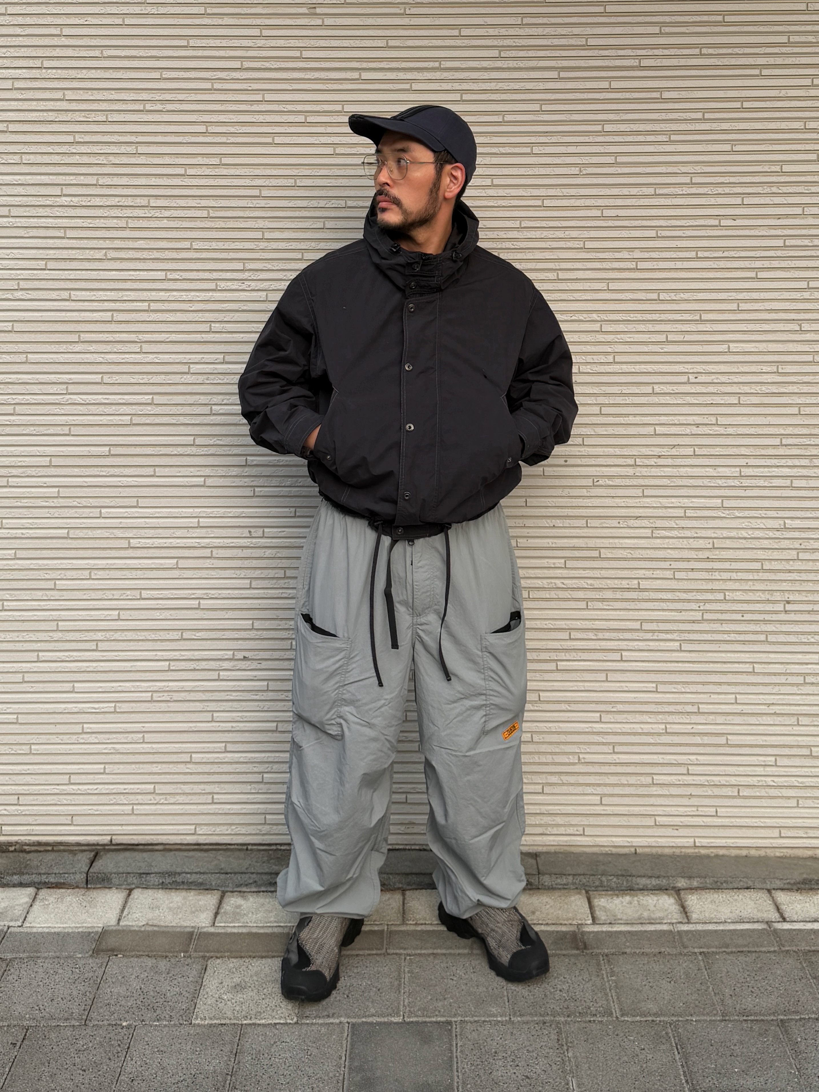 Adidas x Thug Club Sword Cap Night Indigo, Undermycar x Umbro Messenger Bag Black 착용 스타일 - 3