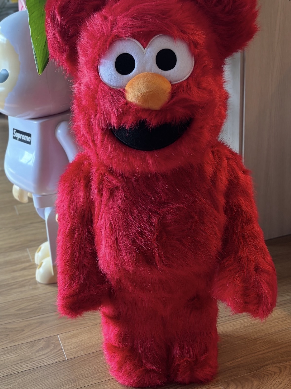 Bearbrick Sesame Street Elmo Costume Ver. 2 1000% 착용 스타일