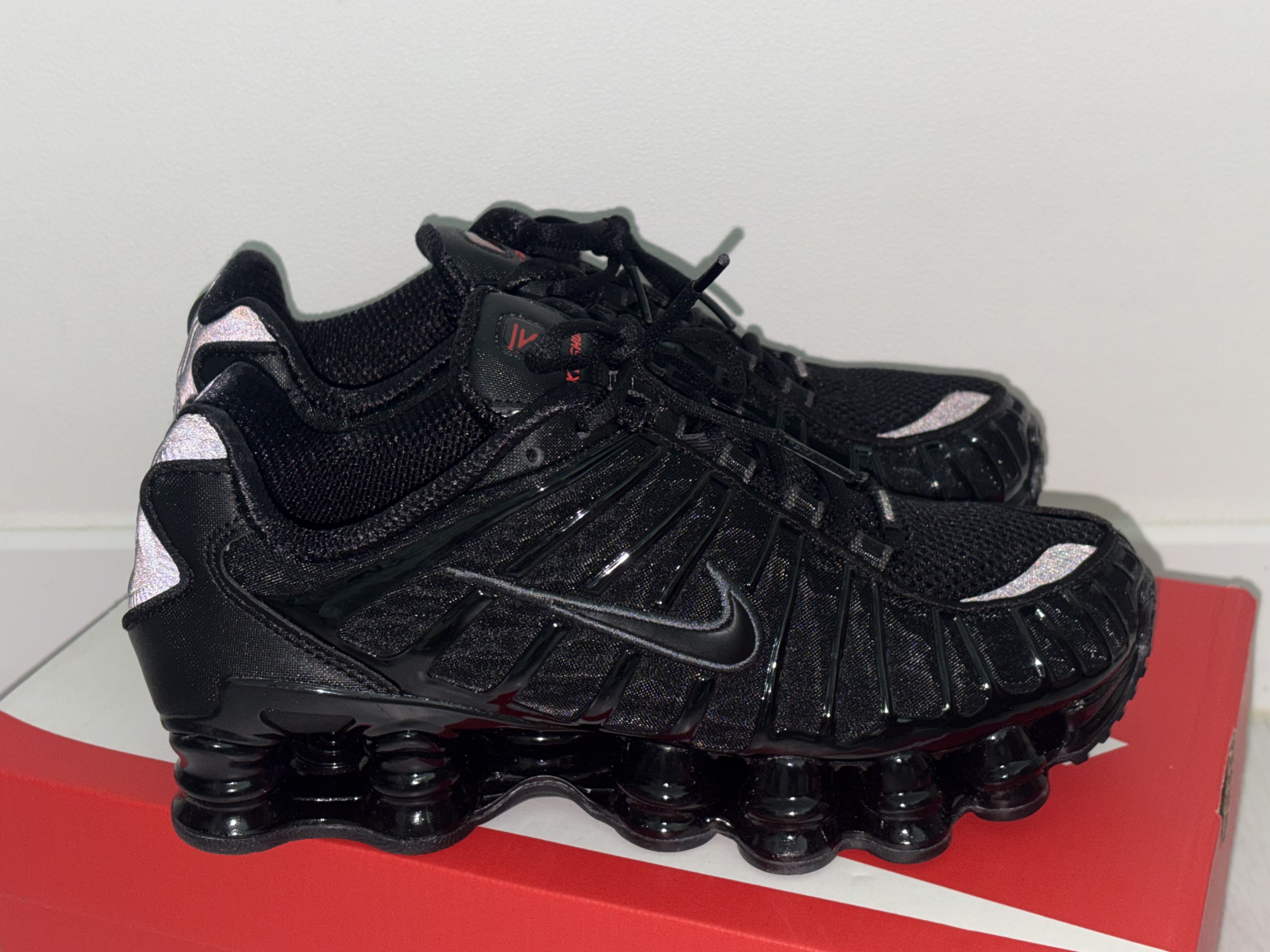 (W) Nike Shox TL Black and Max Orange 착용 스타일