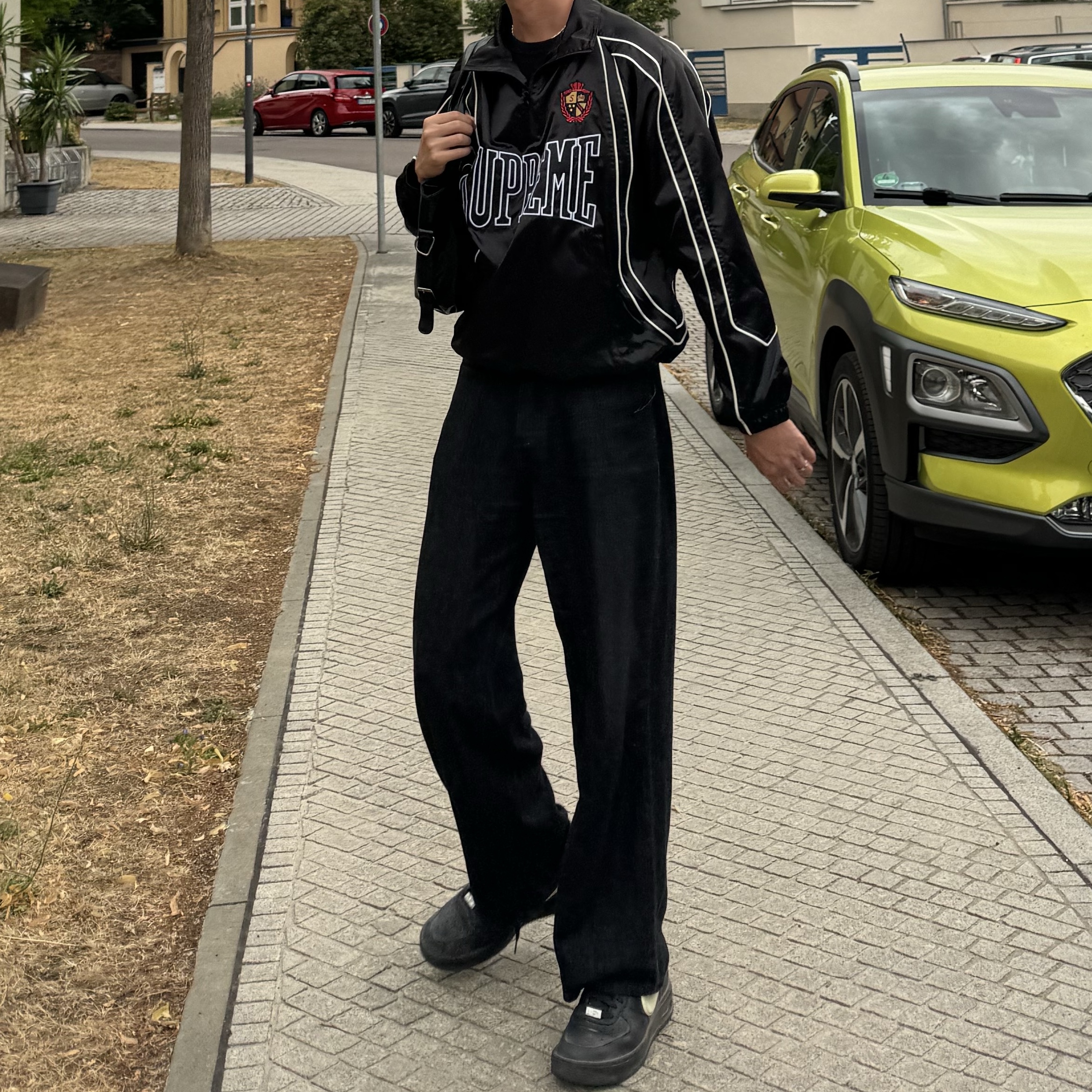 Supreme Satin Piping Pullover Black - 25SS, Nike x Ambush Air Force 1 Low SP Black 착용 스타일 - 1
