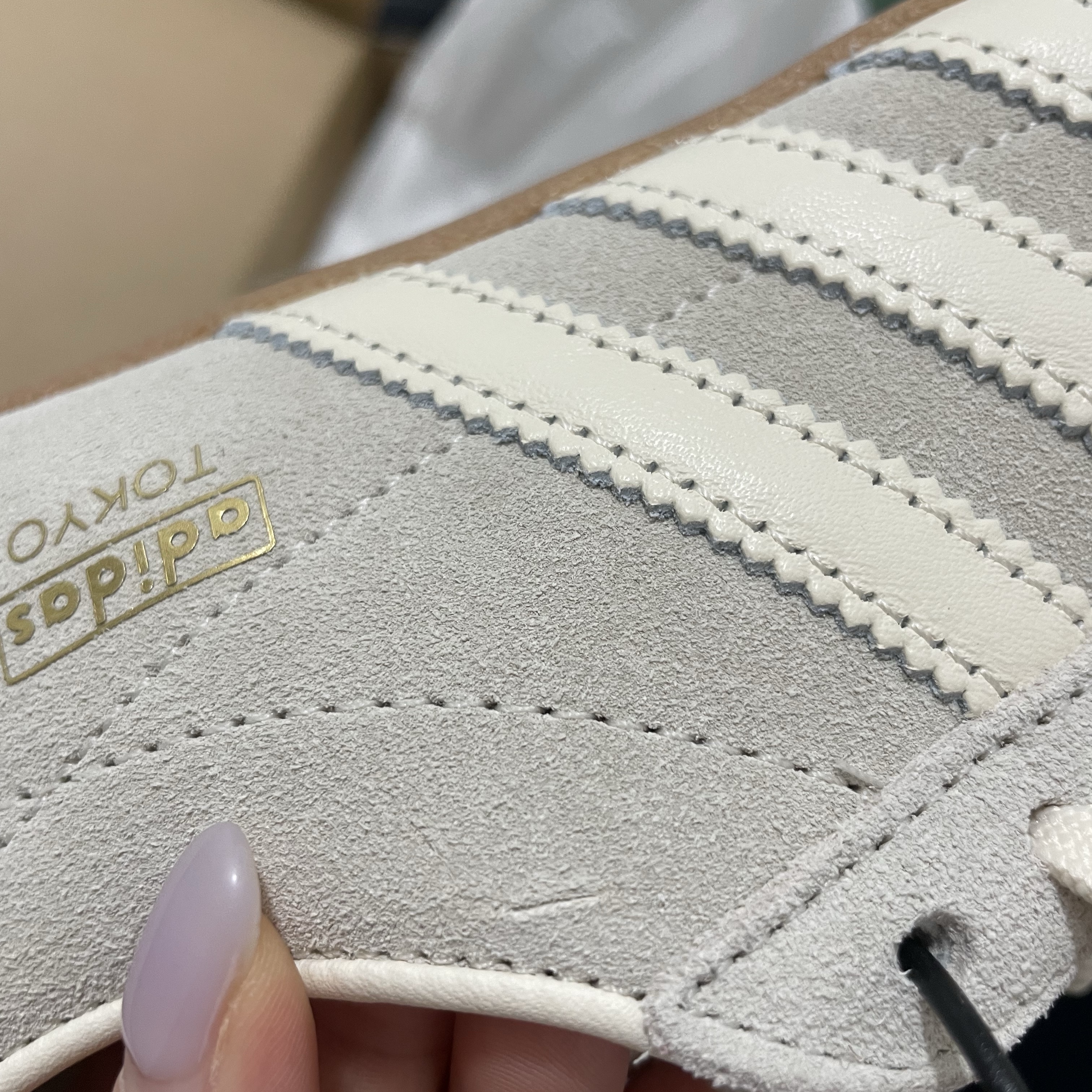 (W) Adidas Tokyo Espresso Wonder White 착용 스타일 - 2