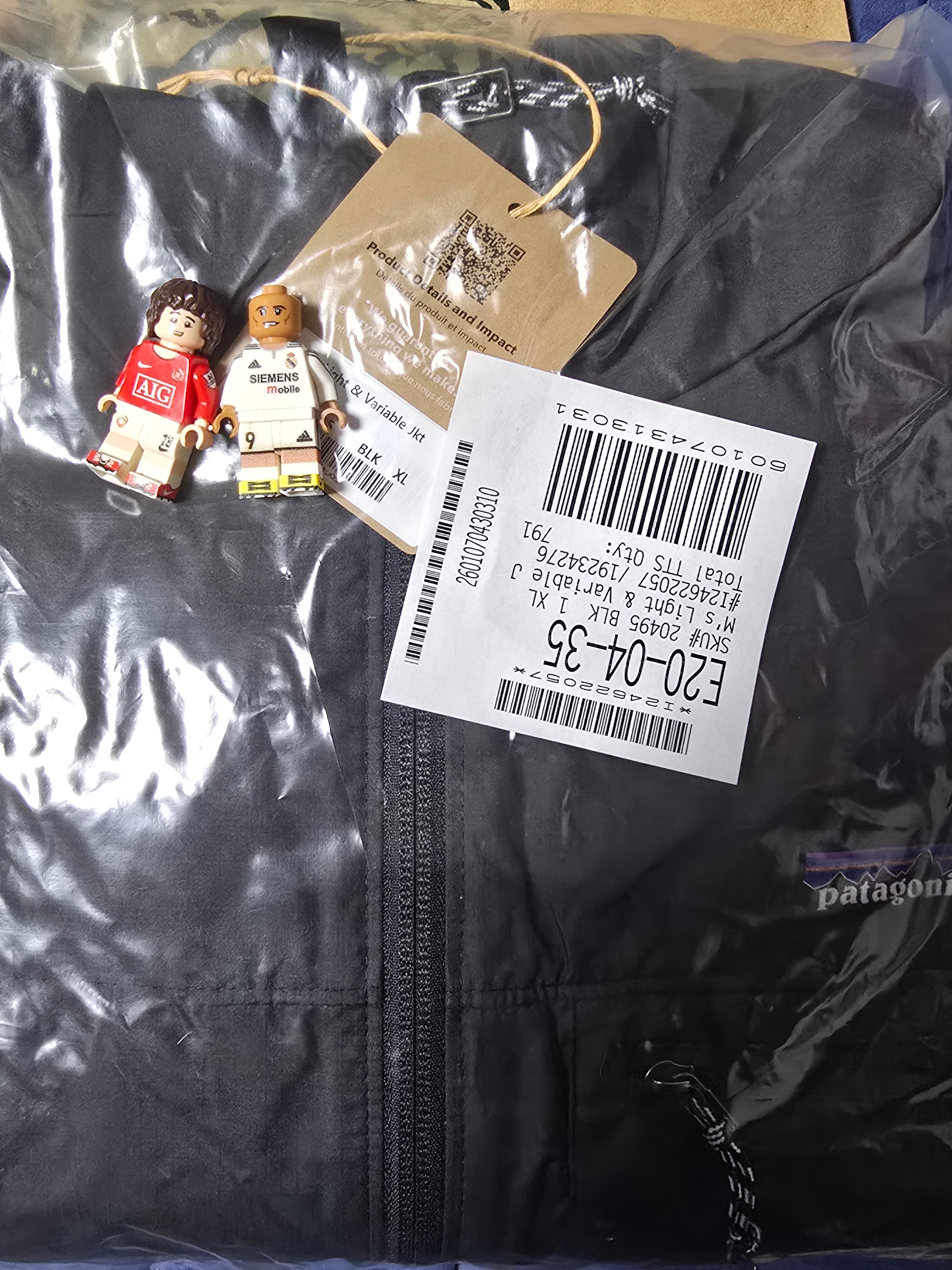 Patagonia Light Variable Jacket Black 착용 스타일 - 2