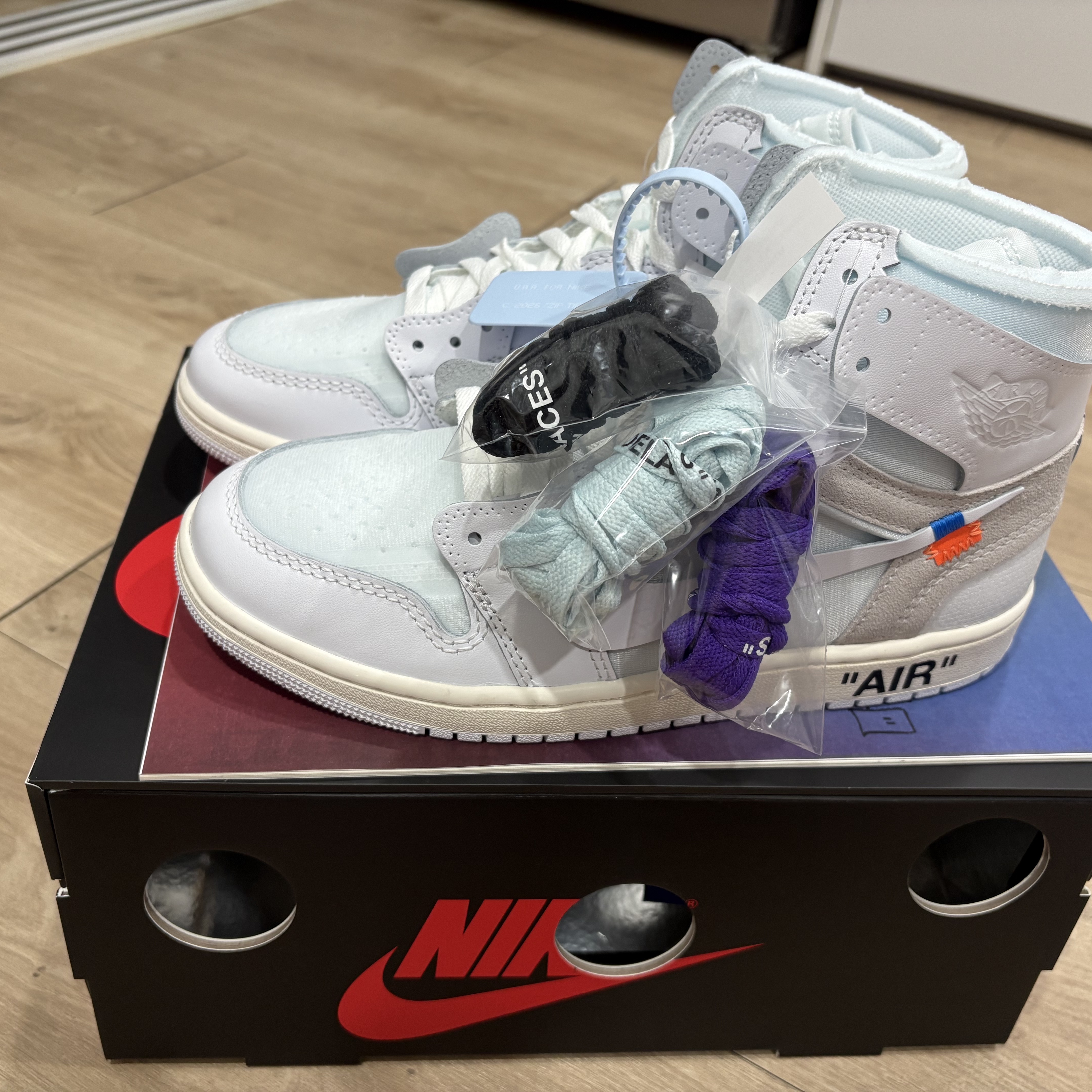Jordan 1 x Virgil Abloh Archive Retro High Alaska White 착용 스타일 - 1