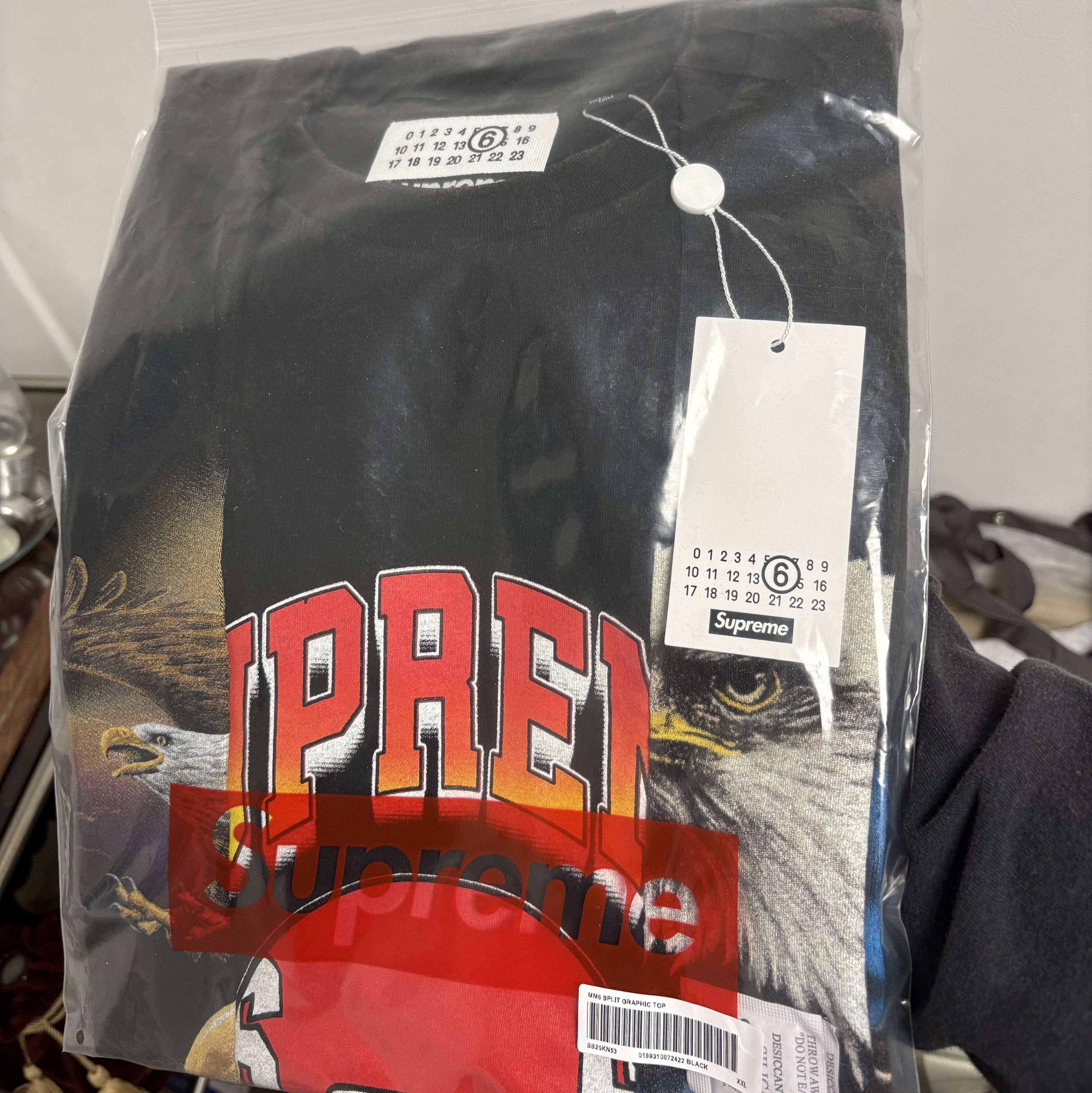 Supreme x MM6 Maison Margiela Split S/S Top Black - 26SS 착용 스타일