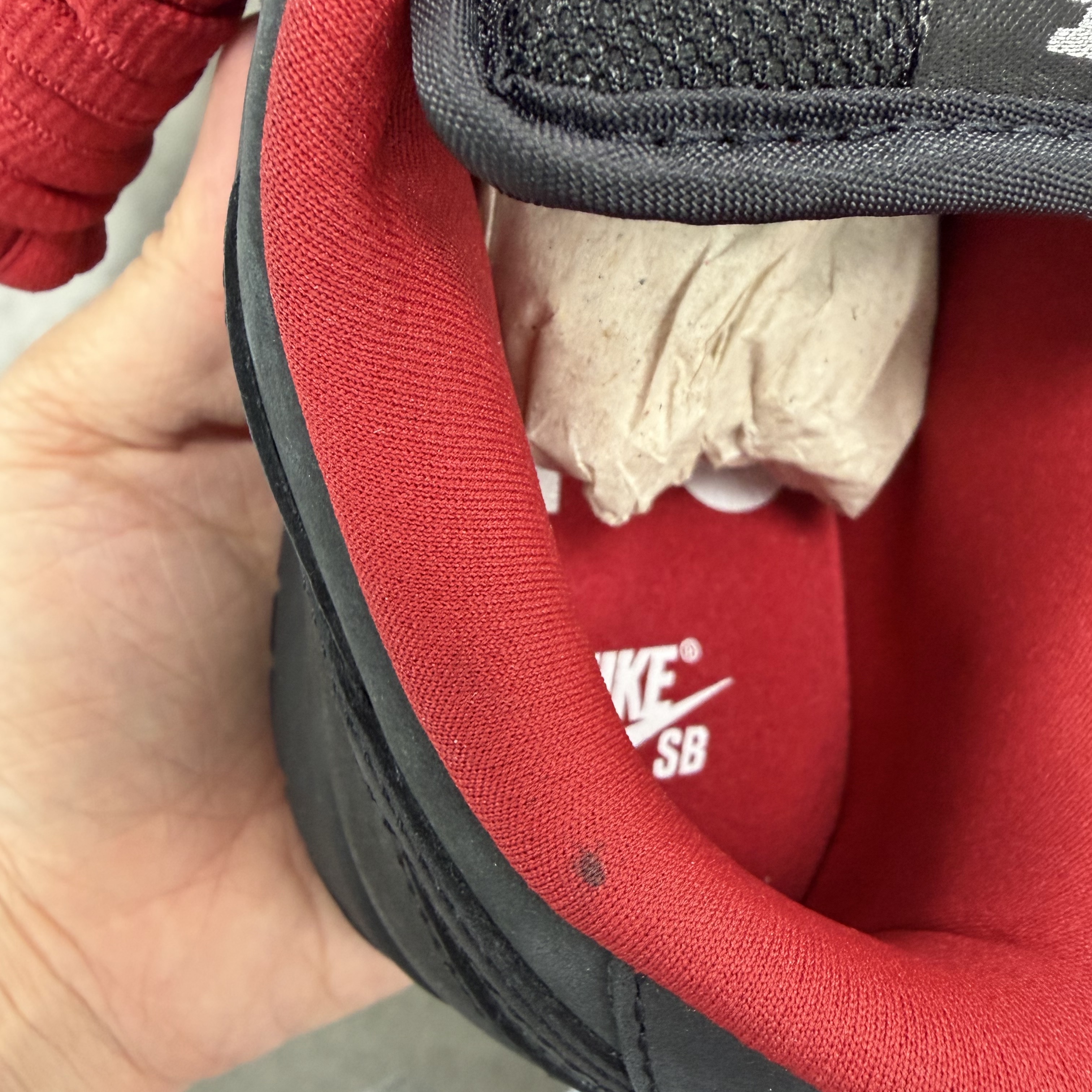 Nike x Supreme SB Dunk Low Black 착용 스타일