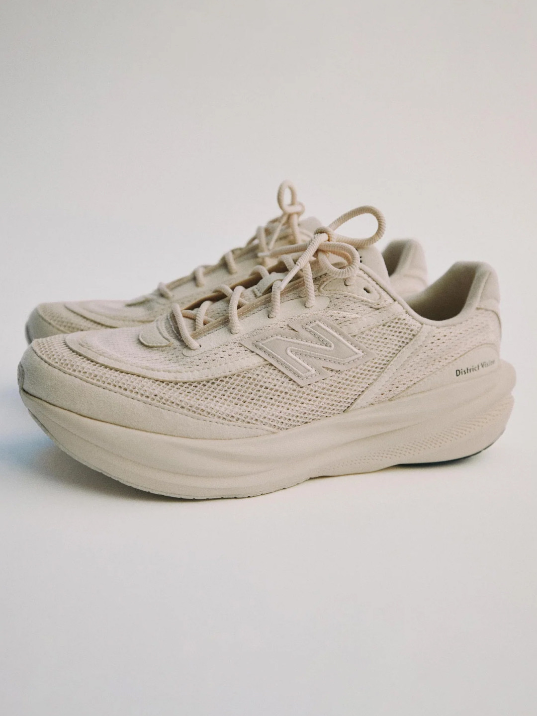 New Balance x District Vision 1080v15 Cortado Black, (W) New Balance x District Vision 1080v15 Cortado Black 착용 스타일 - 2