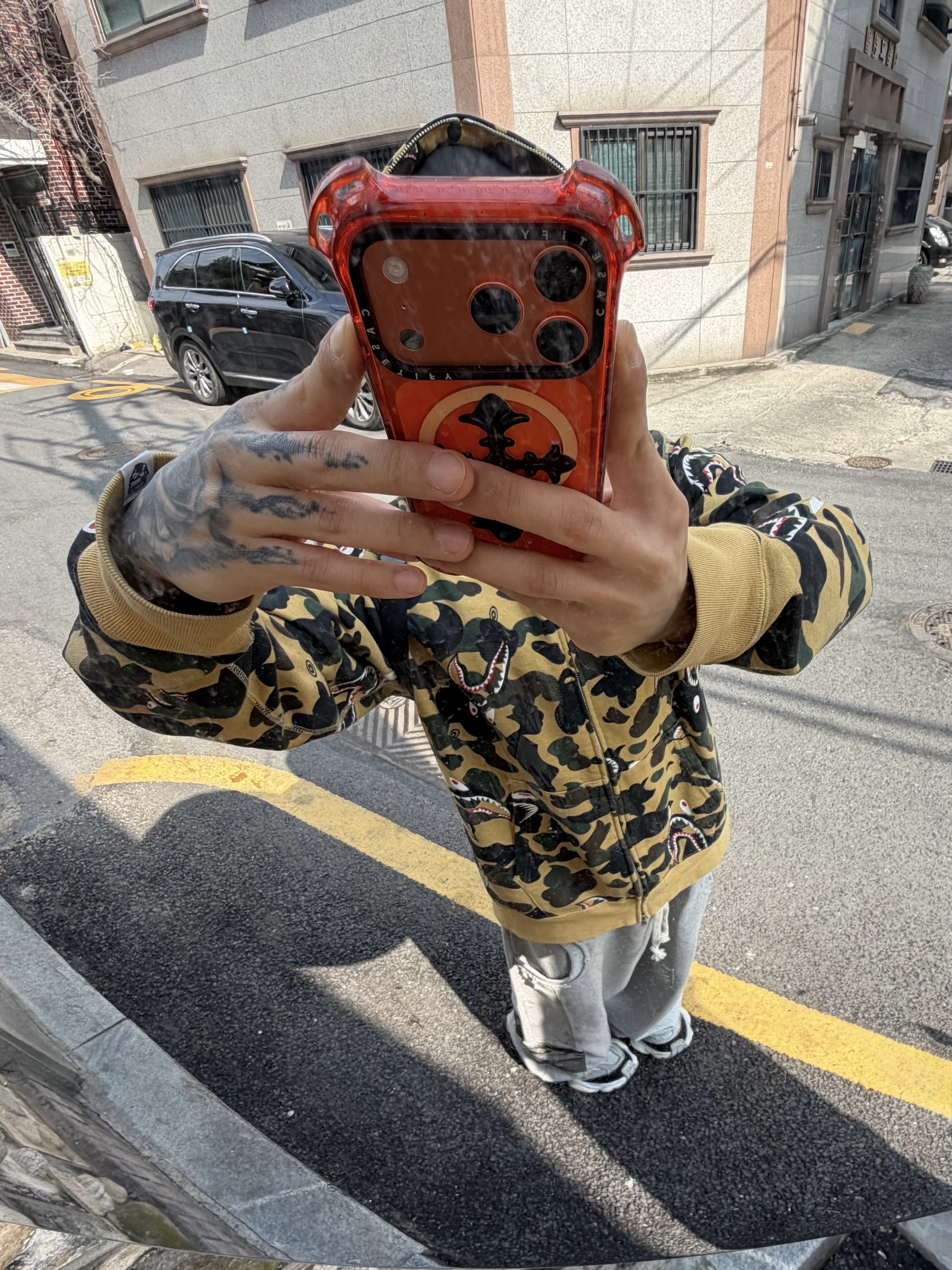 Balenciaga Cargo Sneakers Grey Black Yellow, BAPE 1st Camo Shark Full Zip Hoodie Yellow 착용 스타일 - 7