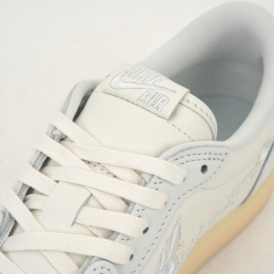 조던 1 로우 OG 세일 코코넛 밀크(Jordan 1 Low OG Sail Coconut Milk) - 7