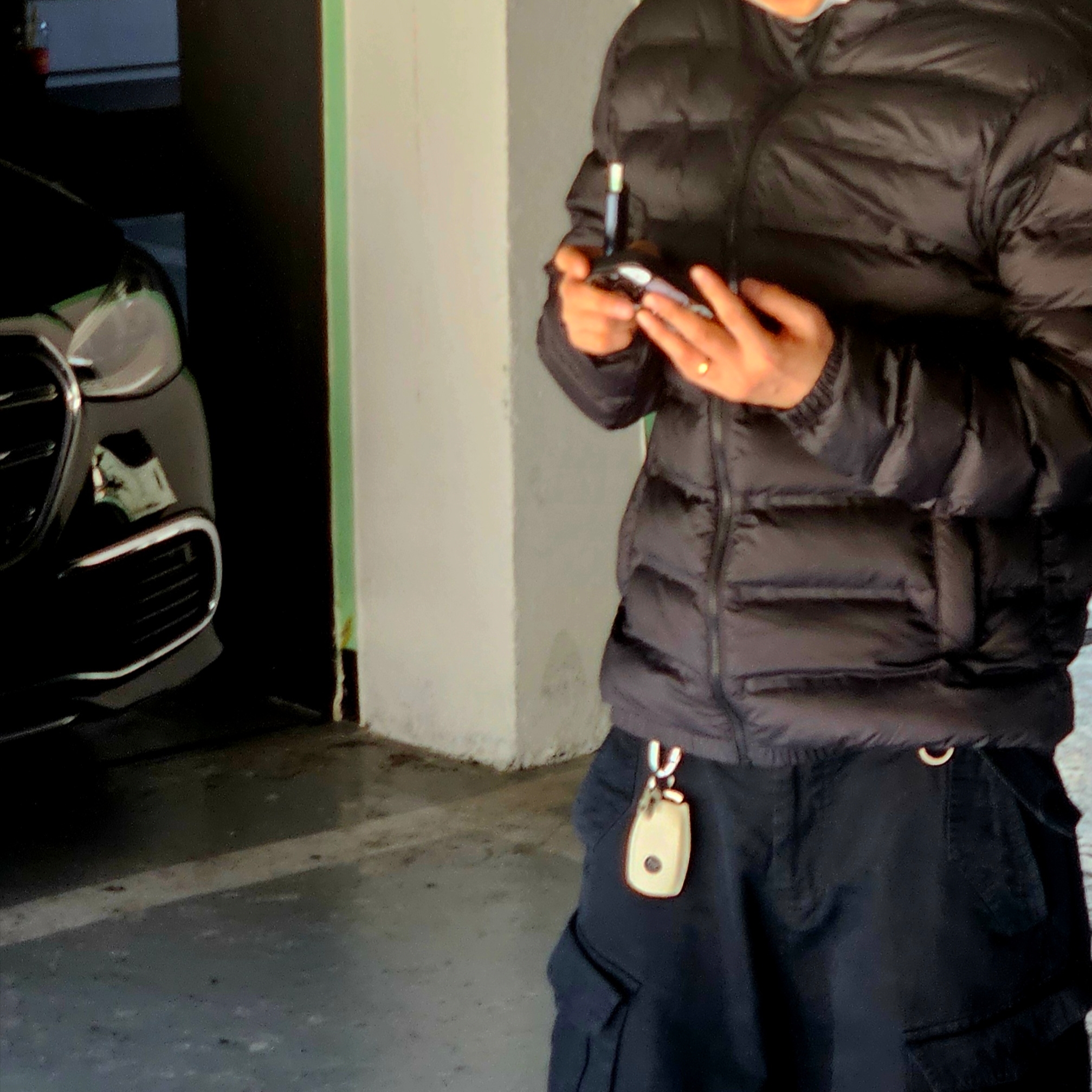 Moncler Vermeille Hooded Short Down Jacket Black - 26SS 착용 스타일