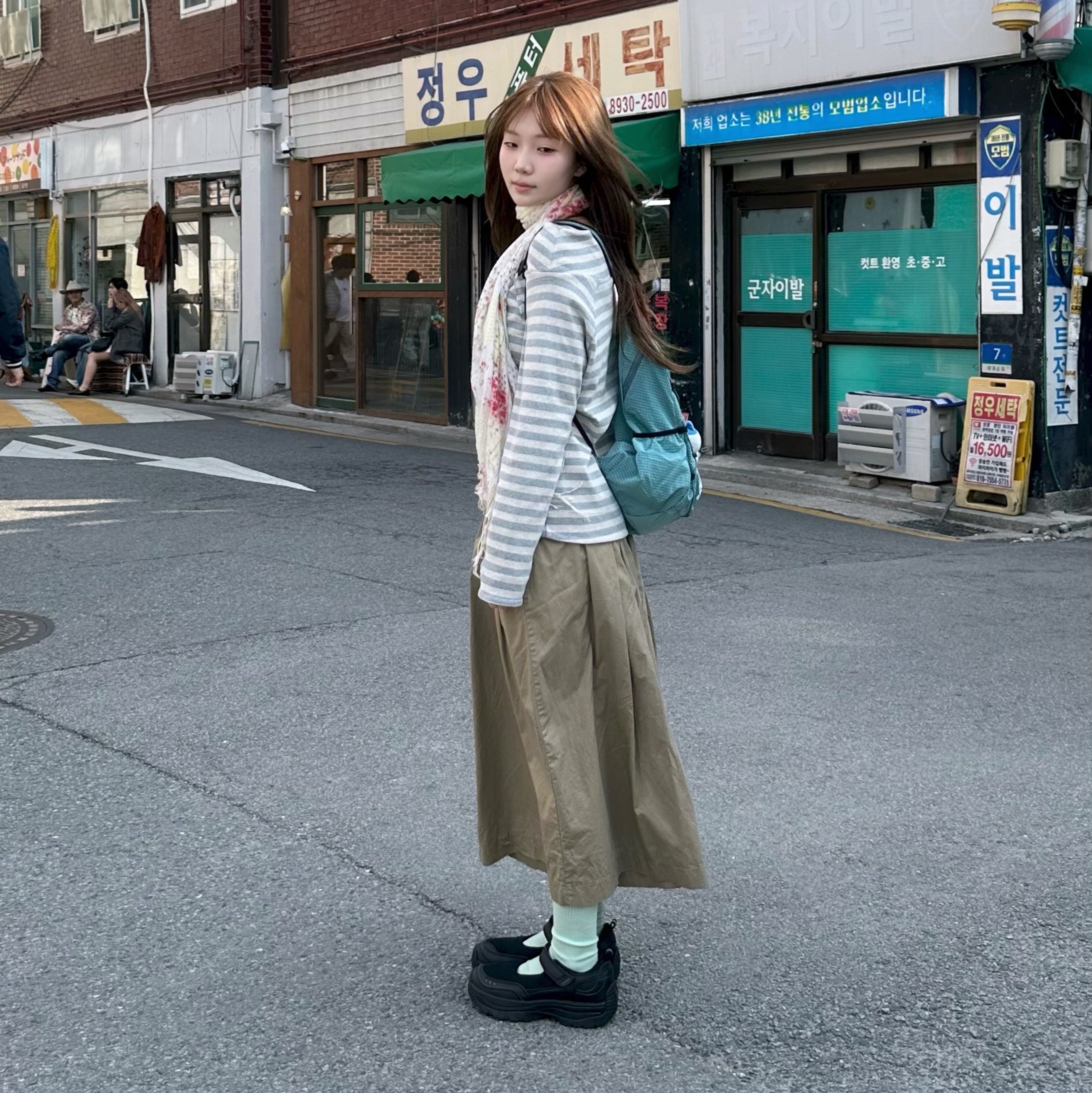 (W) Honsby Darling Harbour Black 착용 스타일 - 4