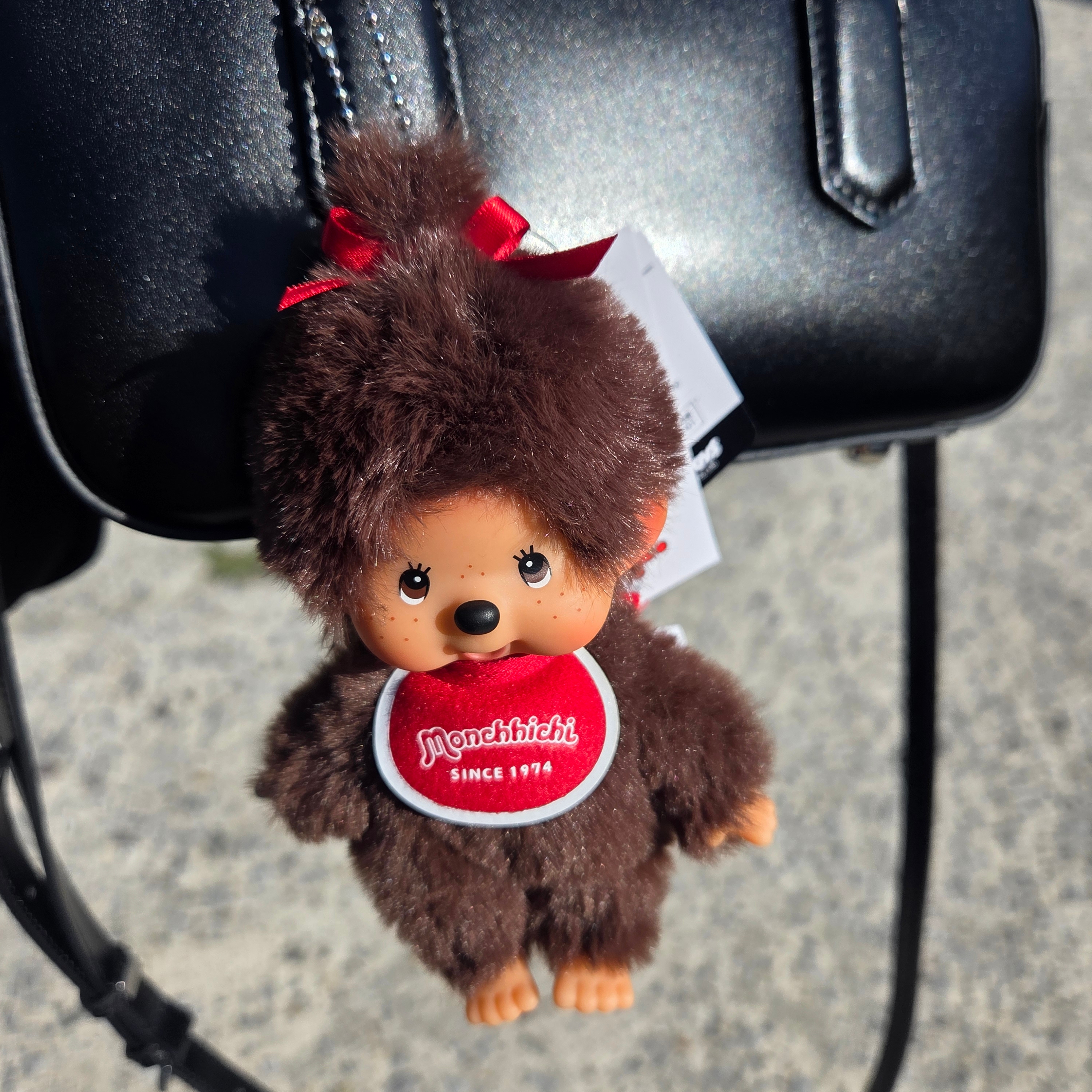Monchhichi SS Girl Key Chain Brown 착용 스타일