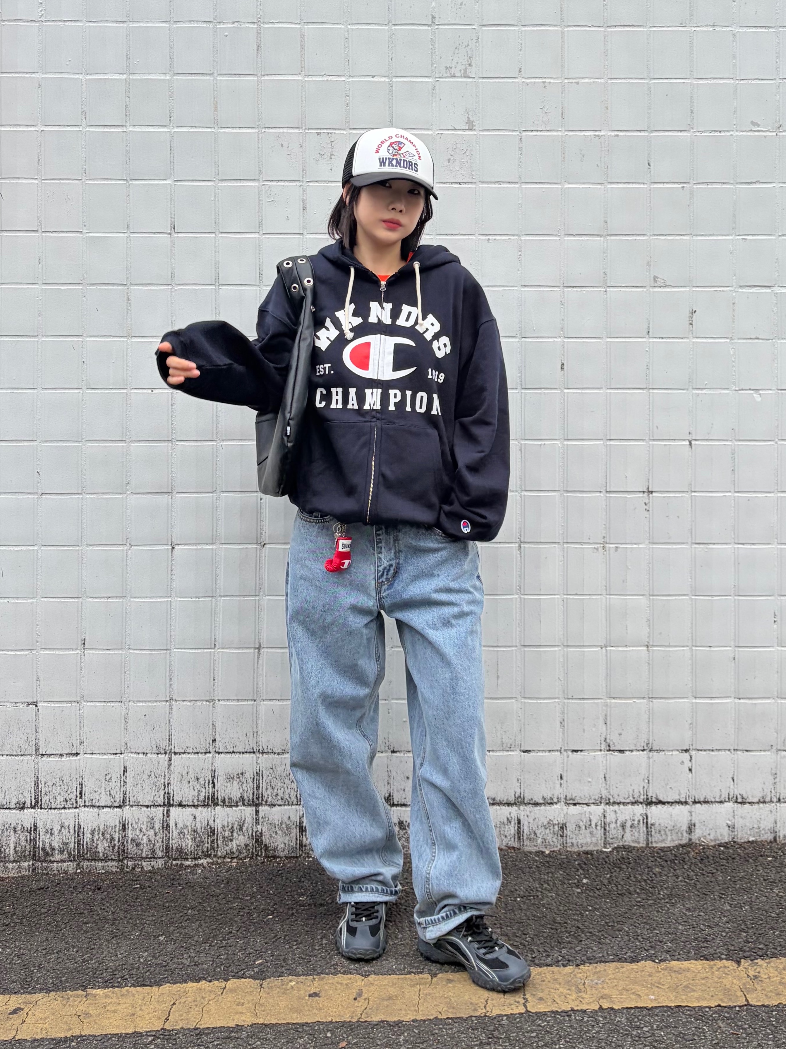 WKNDRS x Champion Logo Zip-Up Hoodie Navy, Fila Echappe MS Black 착용 스타일