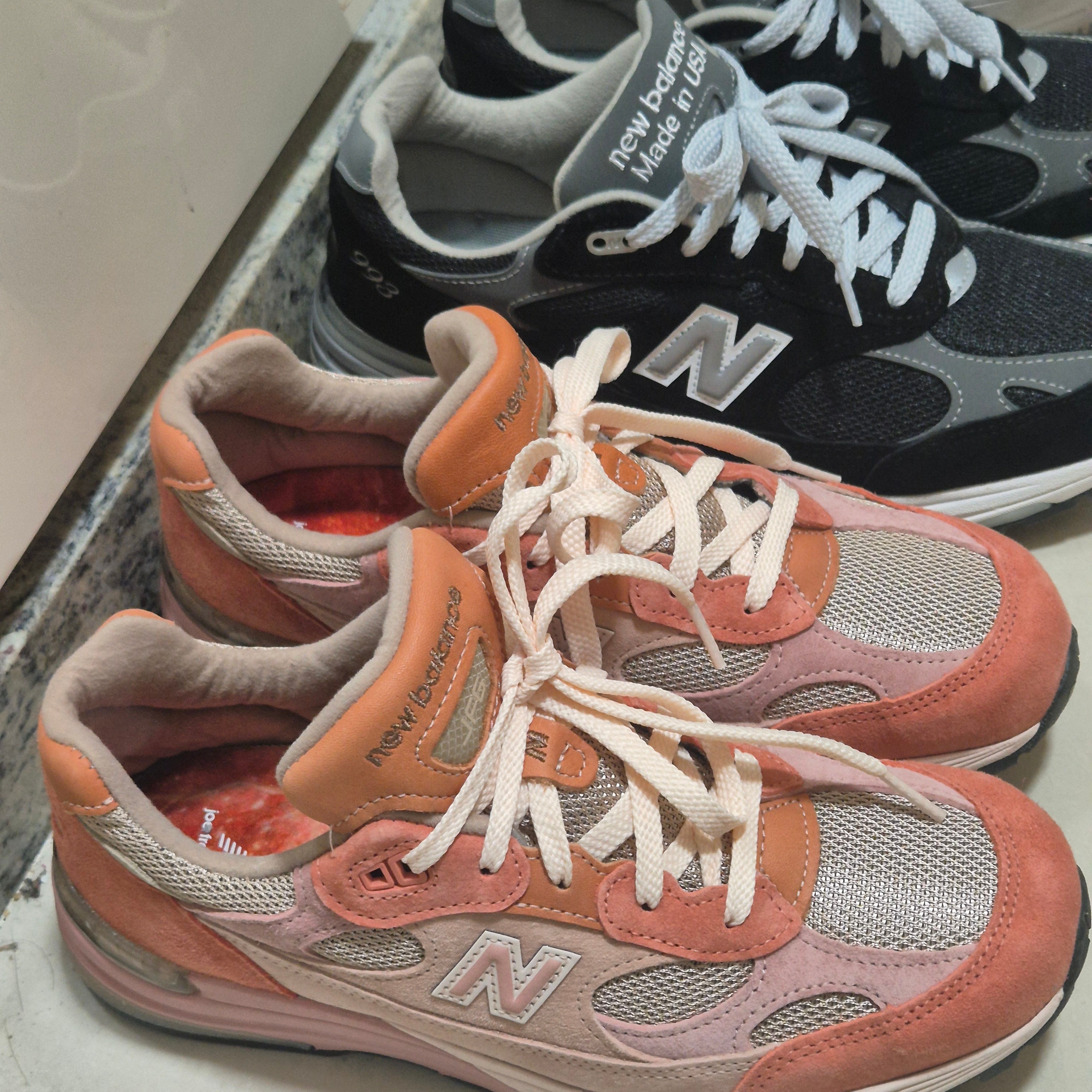 New Balance x Joe Freshgoods 992 Made in USA Aged Well, New Balance 993 Made in USA Black - D Standard 착용 스타일 - 2