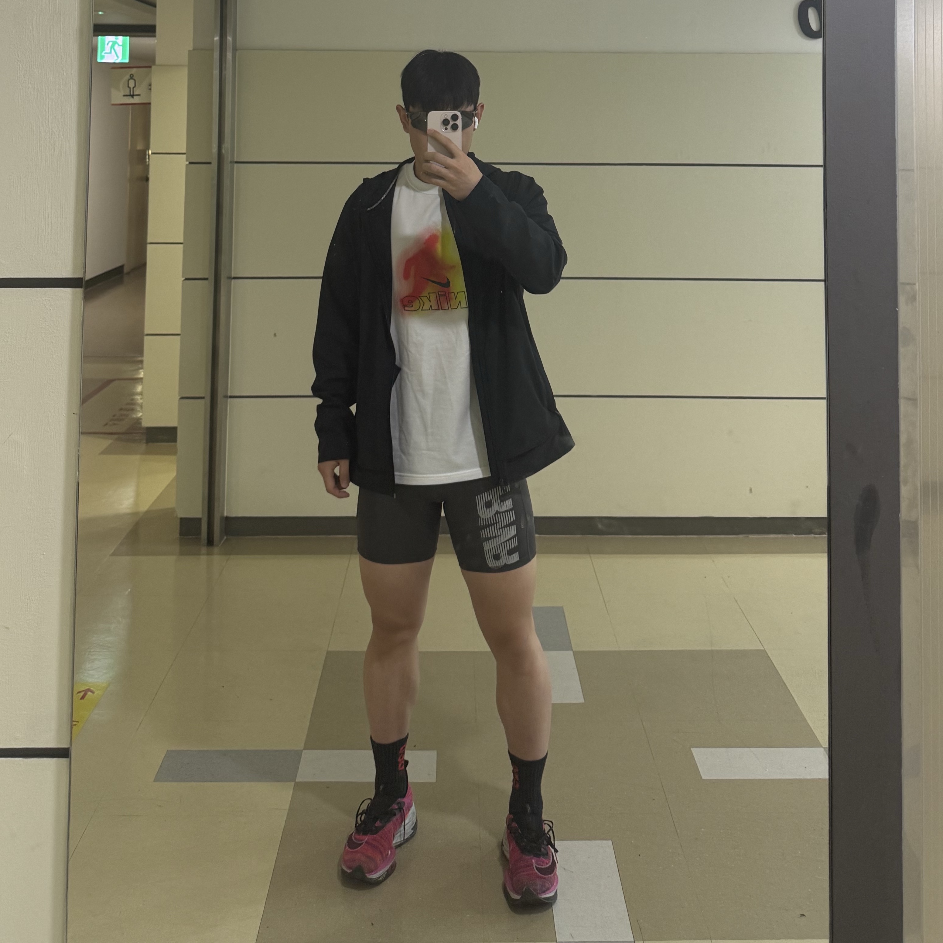 [KREAM 단독] runwhither Half Tights Charcoal, (W) Nike Air Zoom Alphafly Next% 2 Hyper Pink 착용 스타일