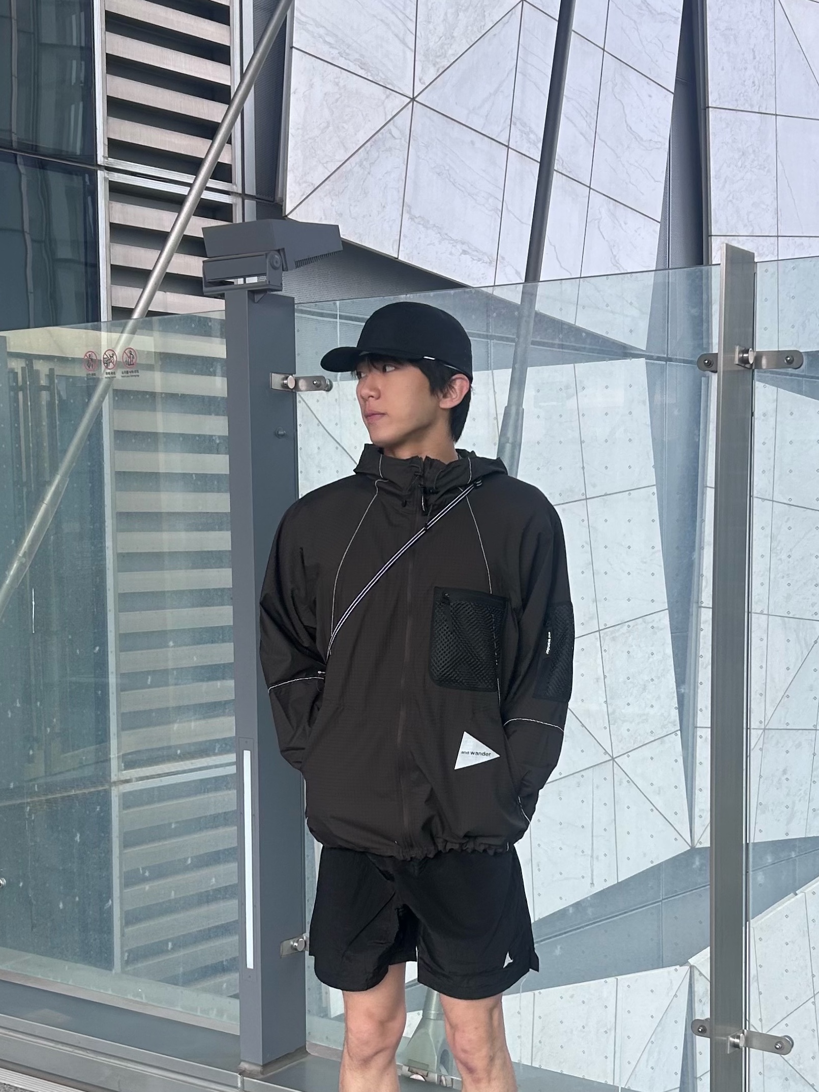 And Wander 010 Breath Rip Hoodie Charcoal - 26SS, Goldwin Sheer Nylon Cap Black 착용 스타일 - 1