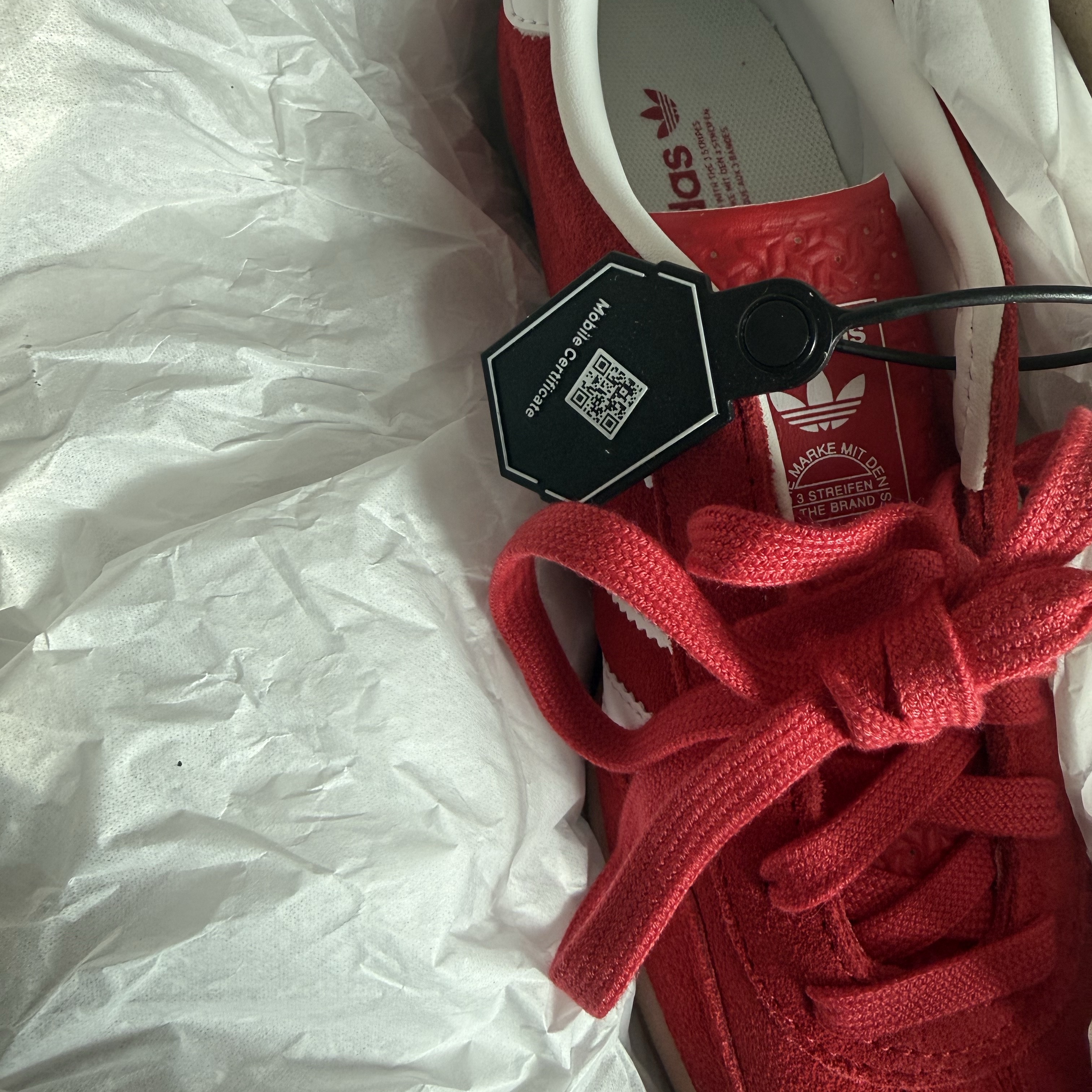 Adidas Gazelle Indoor Better Scarlet Cloud White 착용 스타일