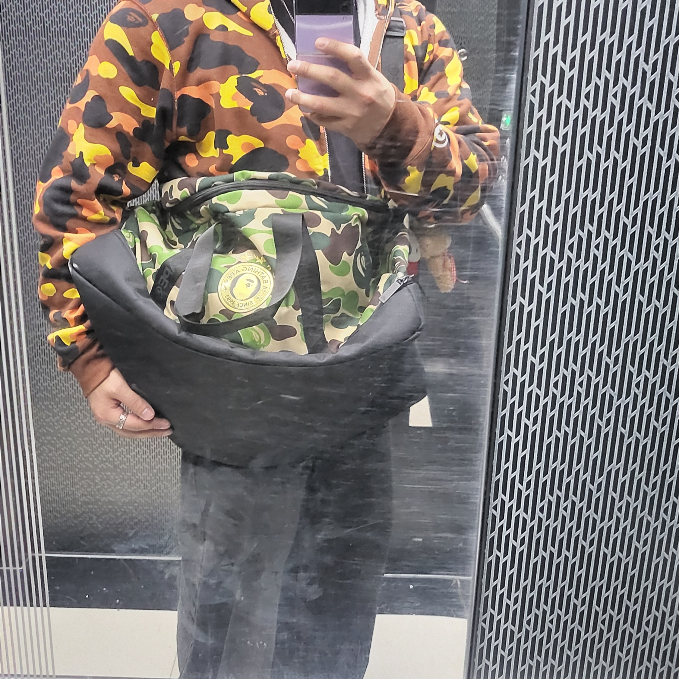 Adidas x BAPE Duffle Bag Crew Green 착용 스타일