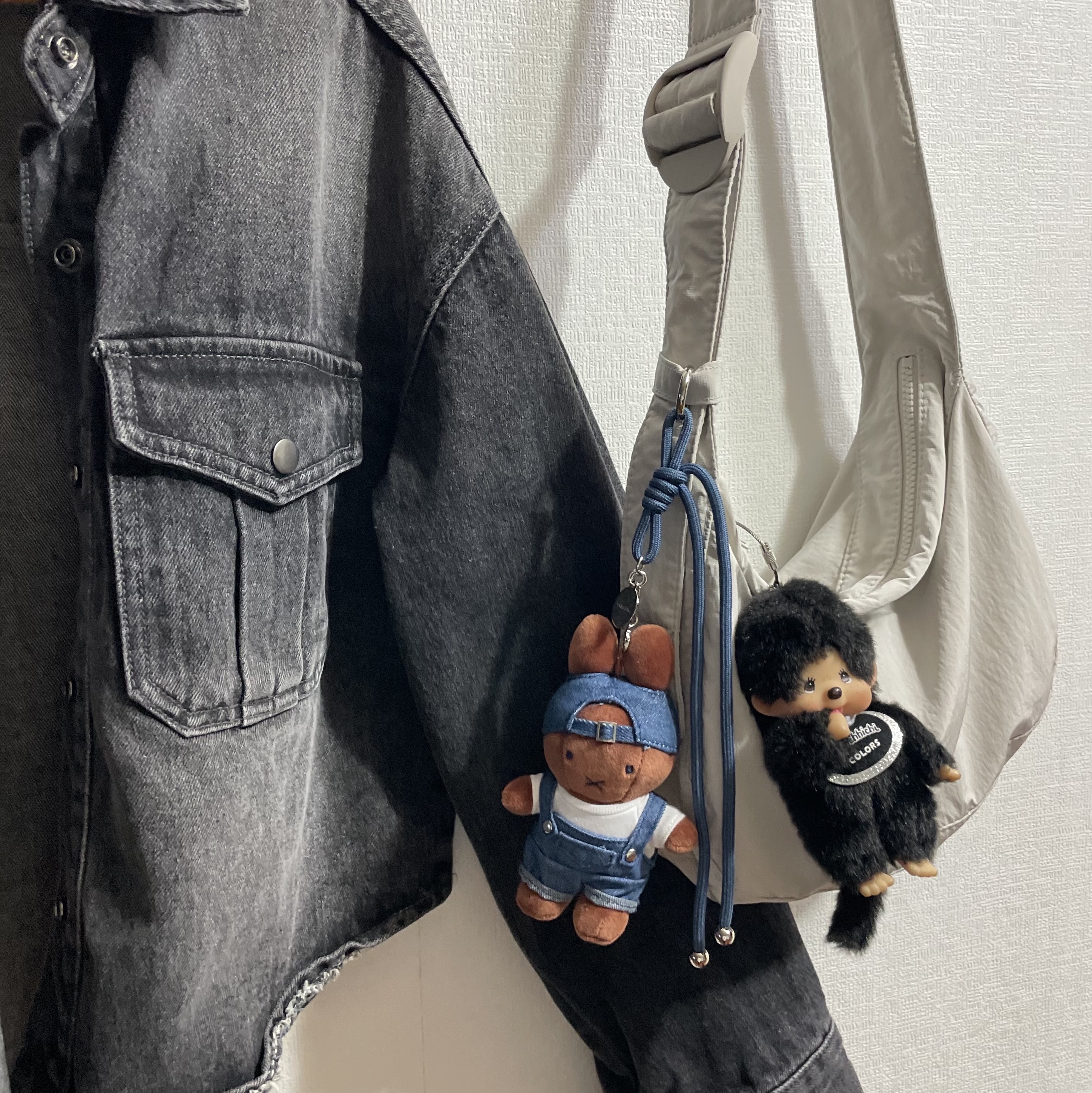 Miffy Seoul Denim Edition Poppy Keyring 착용 스타일 - 1