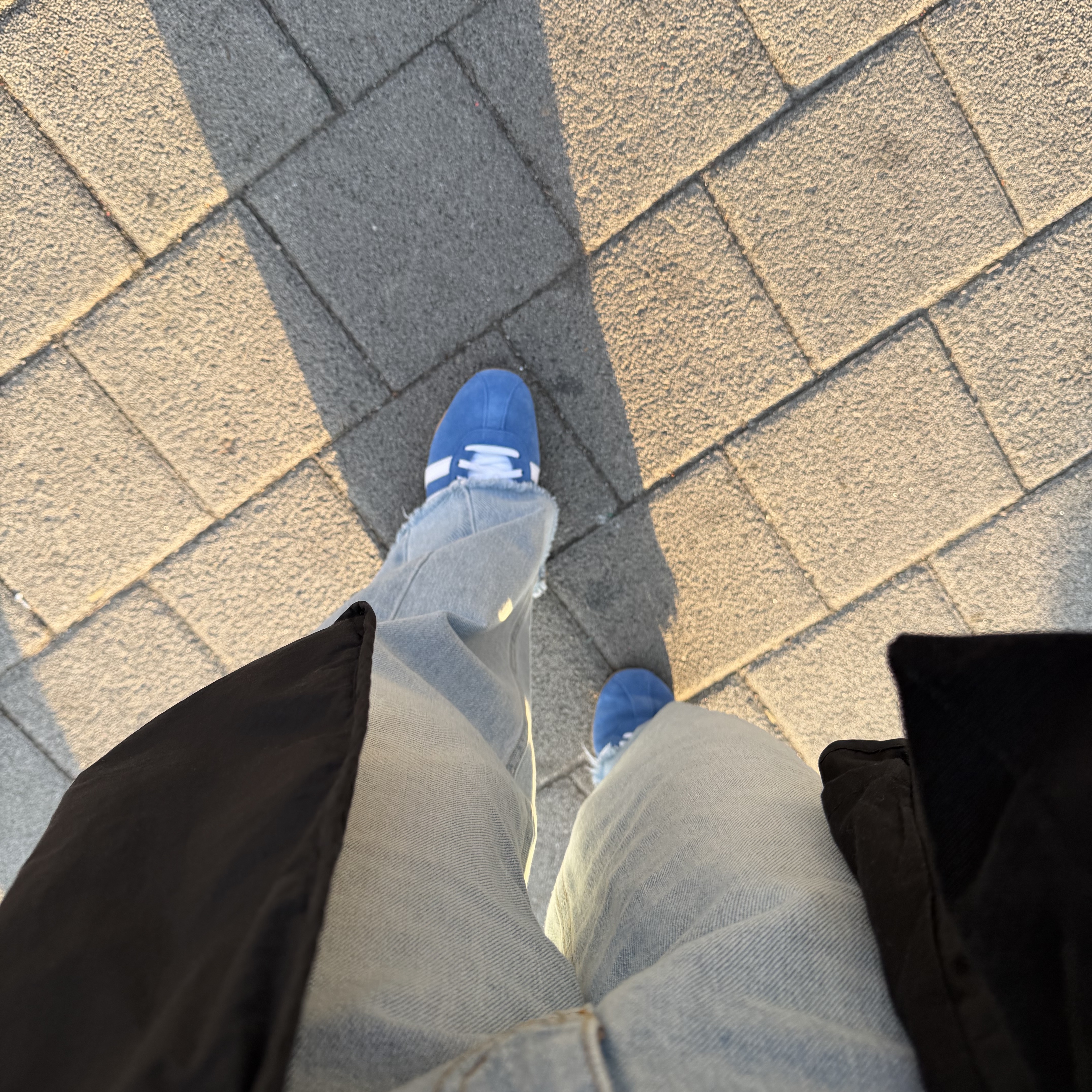 (W) Adidas Tokyo Blue Bird Cloud White 착용 스타일
