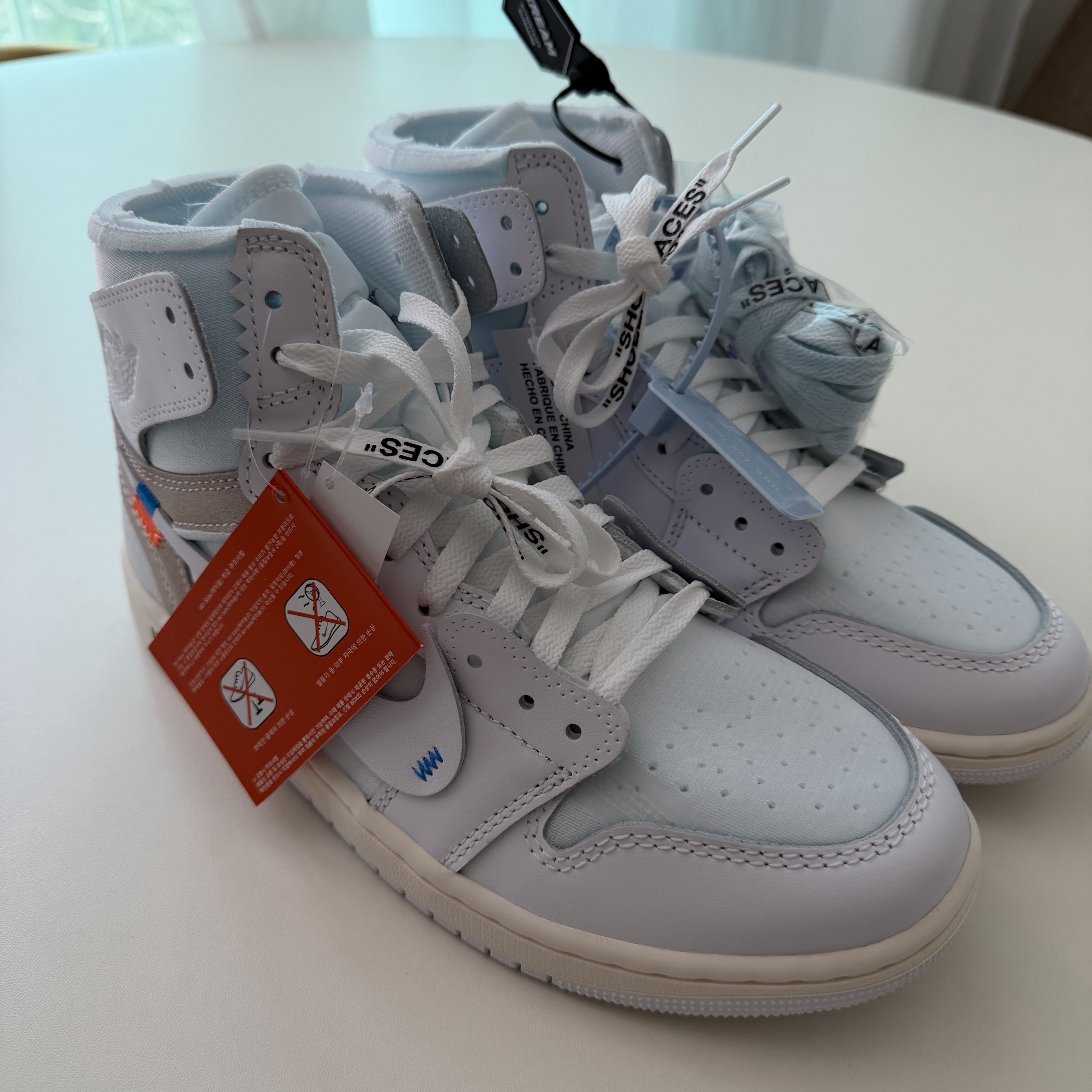 Jordan 1 x Virgil Abloh Archive Retro High Alaska White 착용 스타일