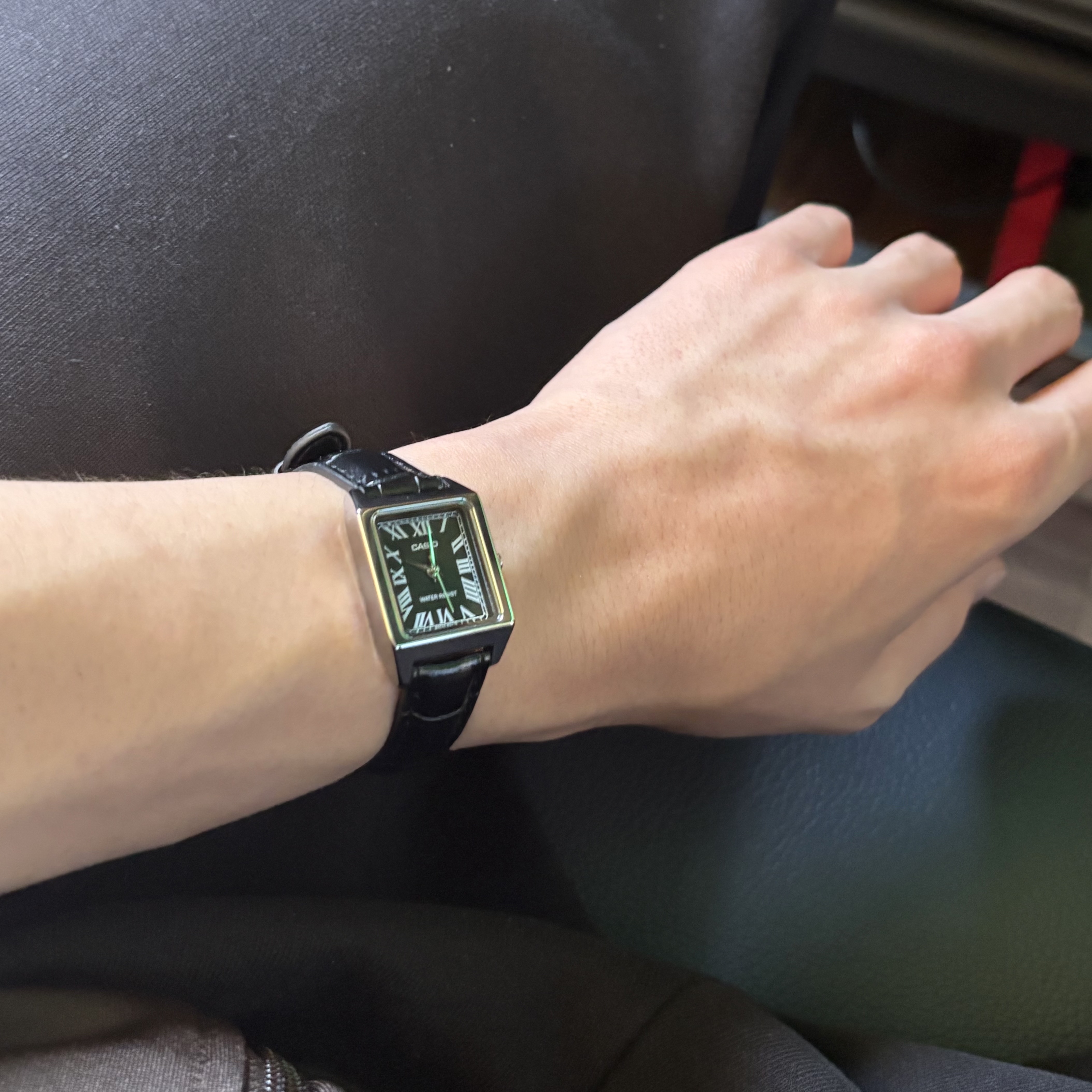 Casio LTP-V007L-1B 착용 스타일