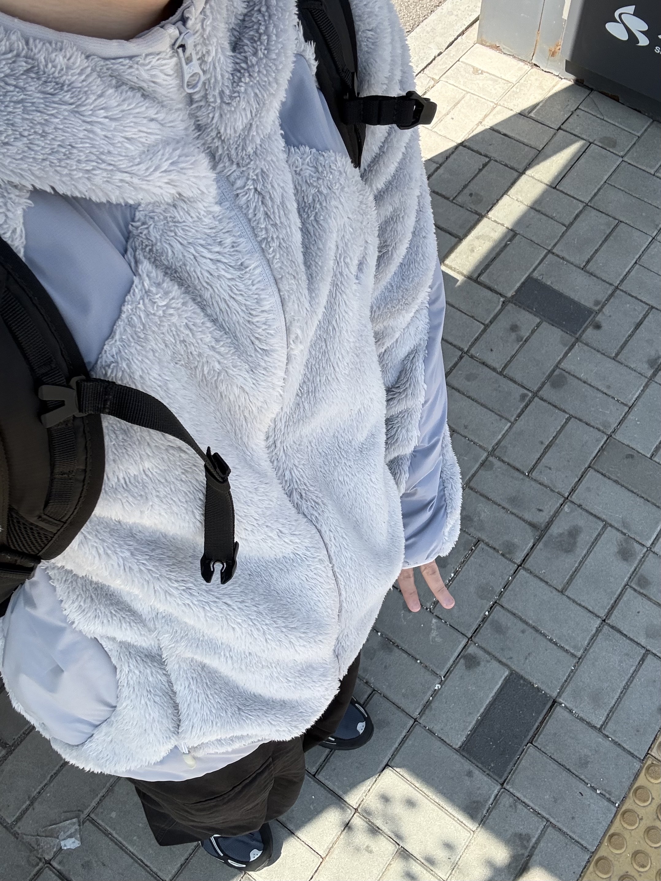 Sansan Gear Fleece Hooded Jacket Light Grey - 23FW, Salomon Trailblazer 20 Black 착용 스타일