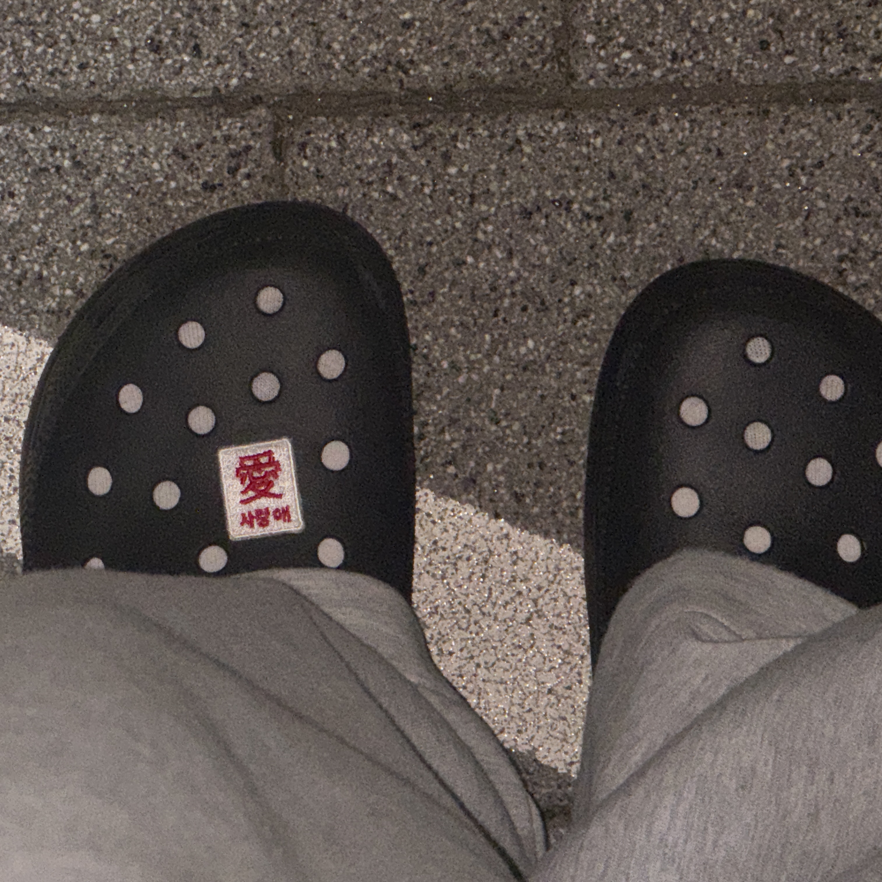 (W) Crocs Classic Platform Clog Black 착용 스타일