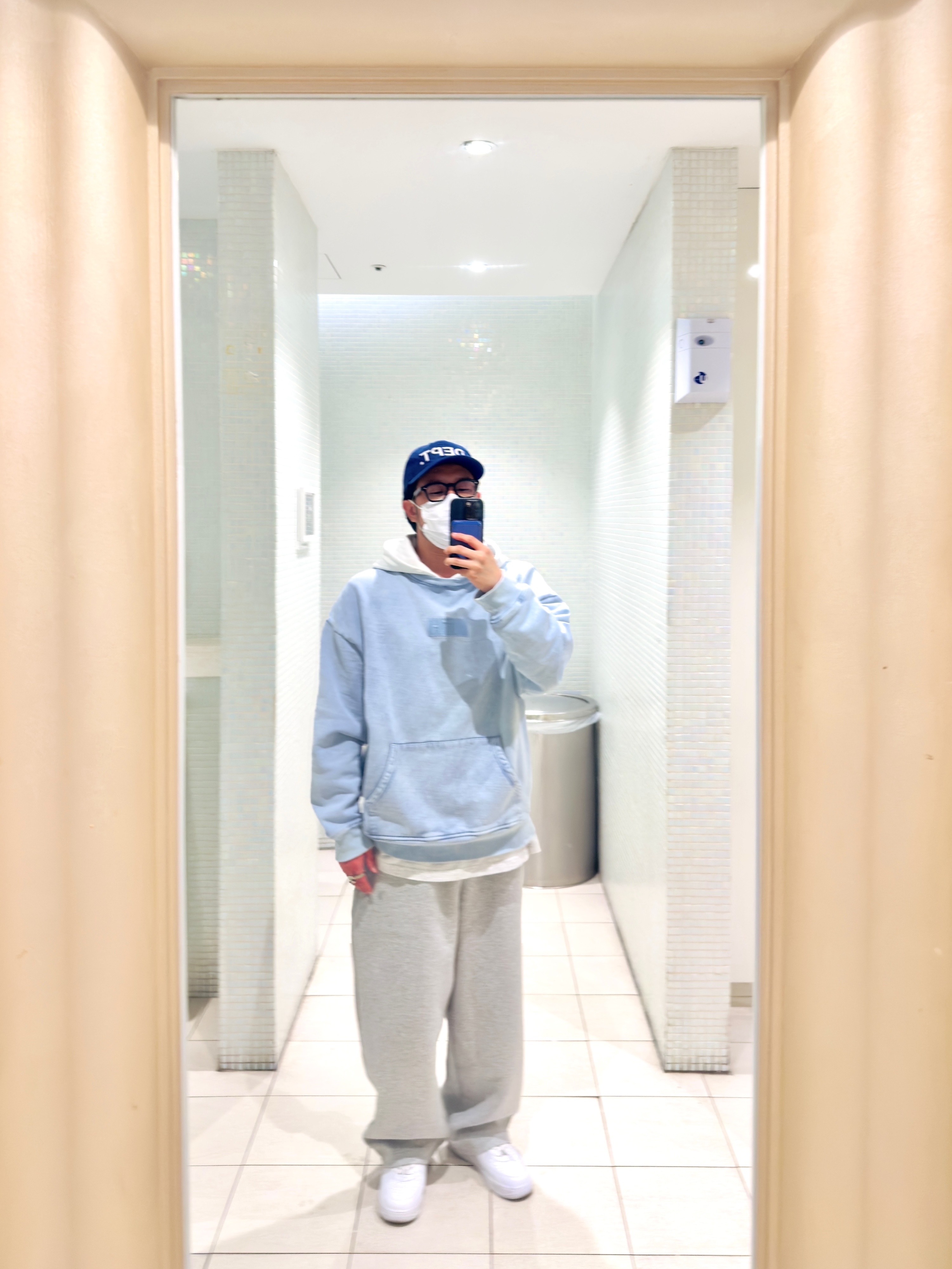 Gallery Dept. Dept. Hat Navy, Nike x Supreme Air Force 1 Low White 착용 스타일