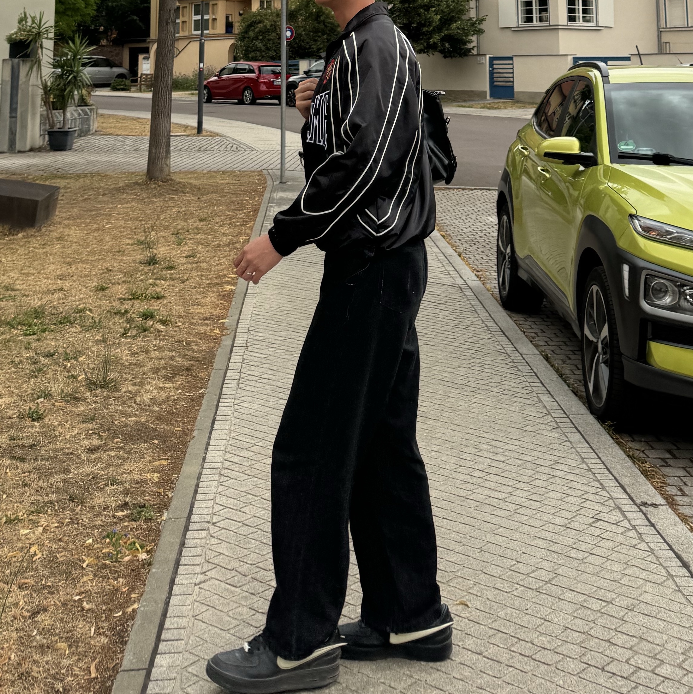 Supreme Satin Piping Pullover Black - 25SS, Nike x Ambush Air Force 1 Low SP Black 착용 스타일 - 2