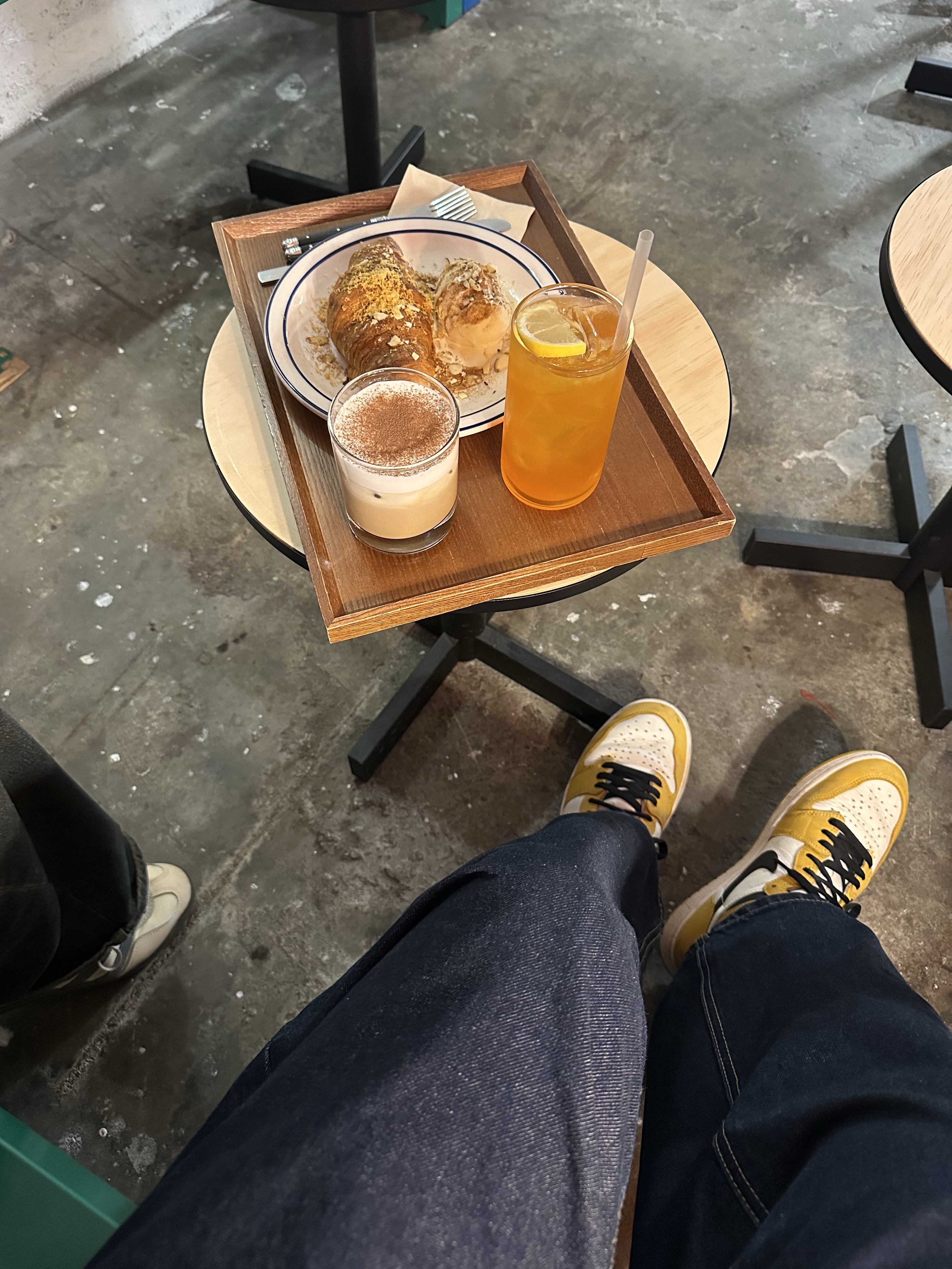 Jordan 1 Retro High OG Yellow Ochre 착용 스타일