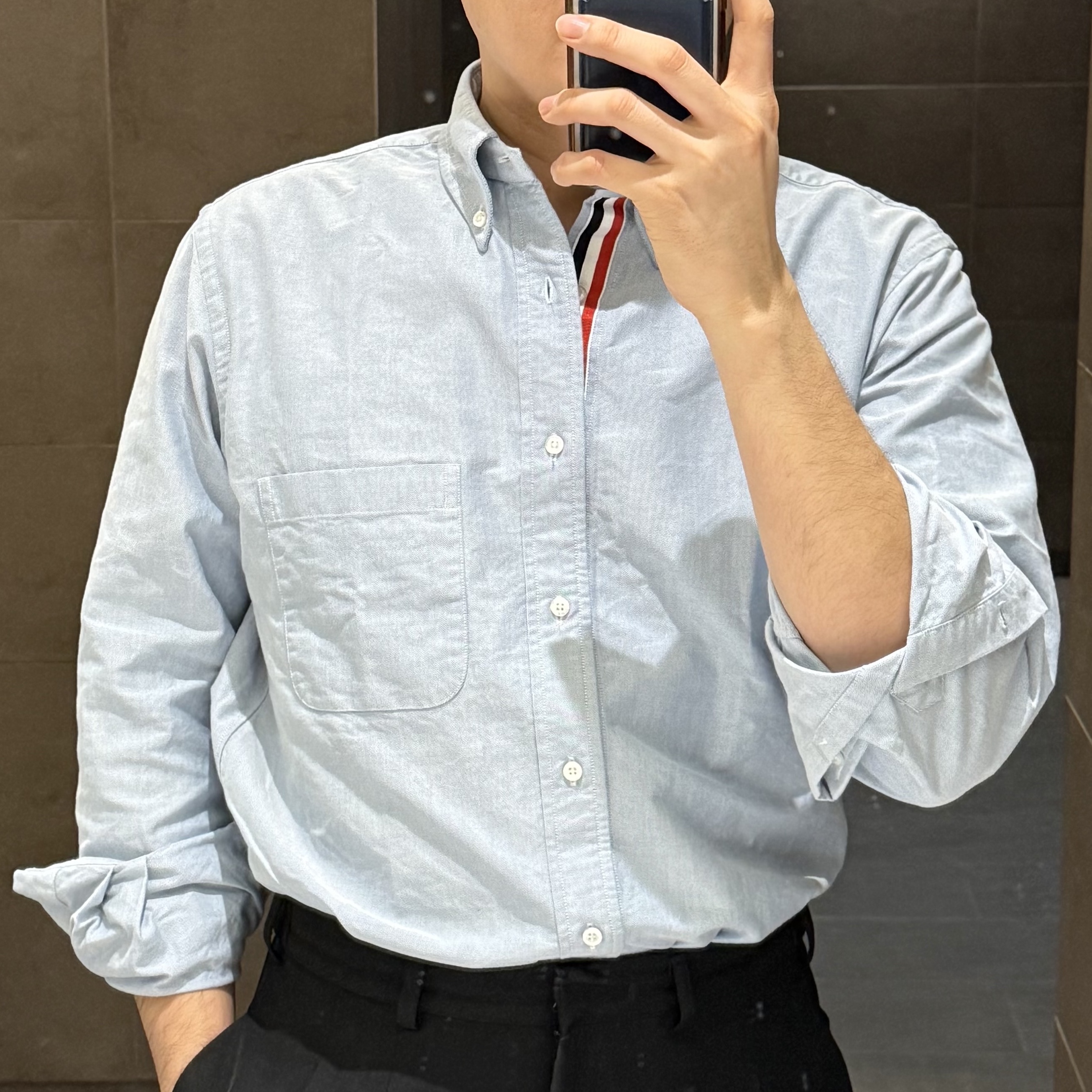 Thom Browne Oxford Classic Grosgrain Placket Shirt Light Blue 착용 스타일
