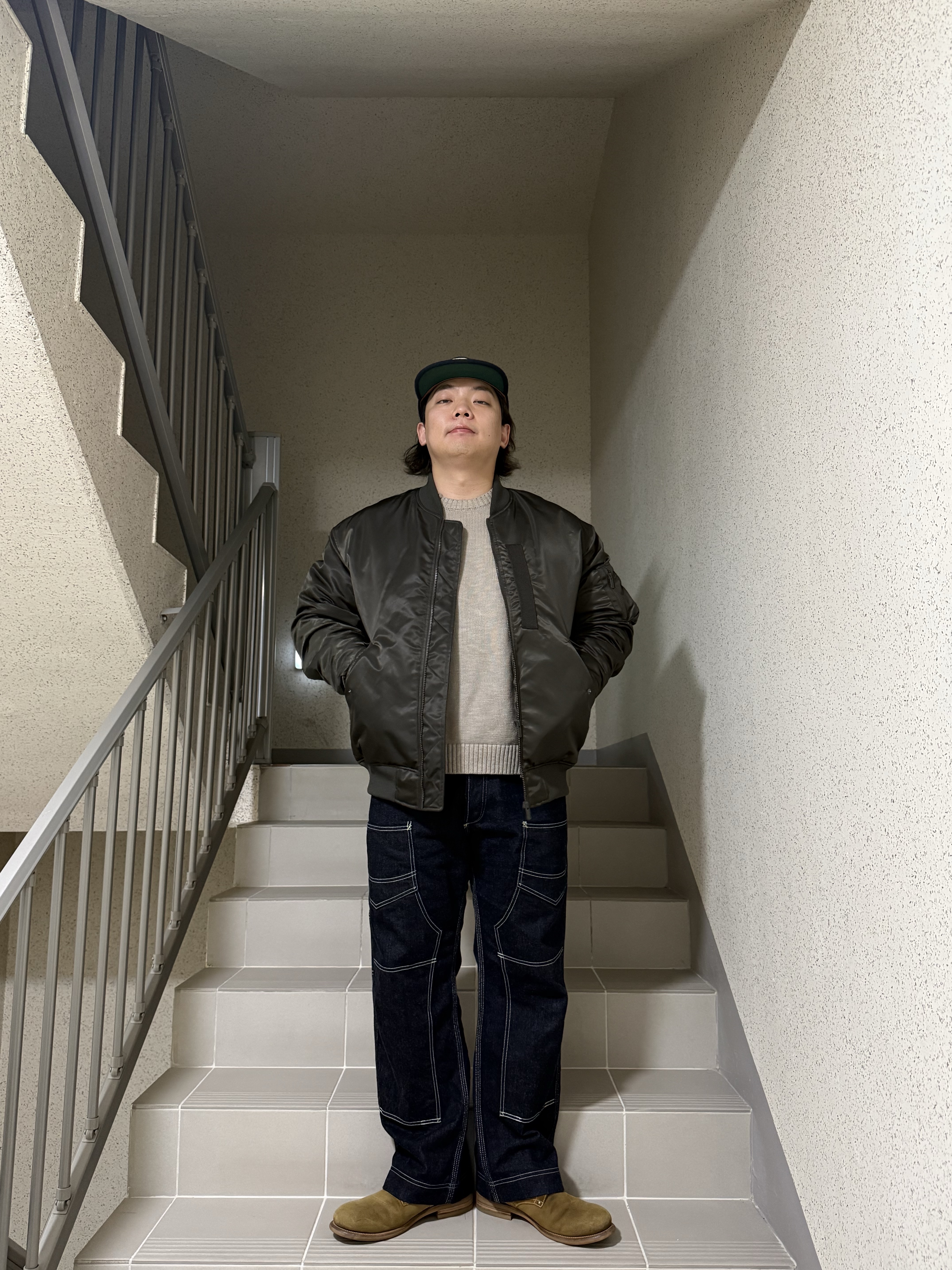 Uniqlo x Jil Sander Hybrid Down Oversized MA-1 Jacket Gray 착용 스타일 - 5
