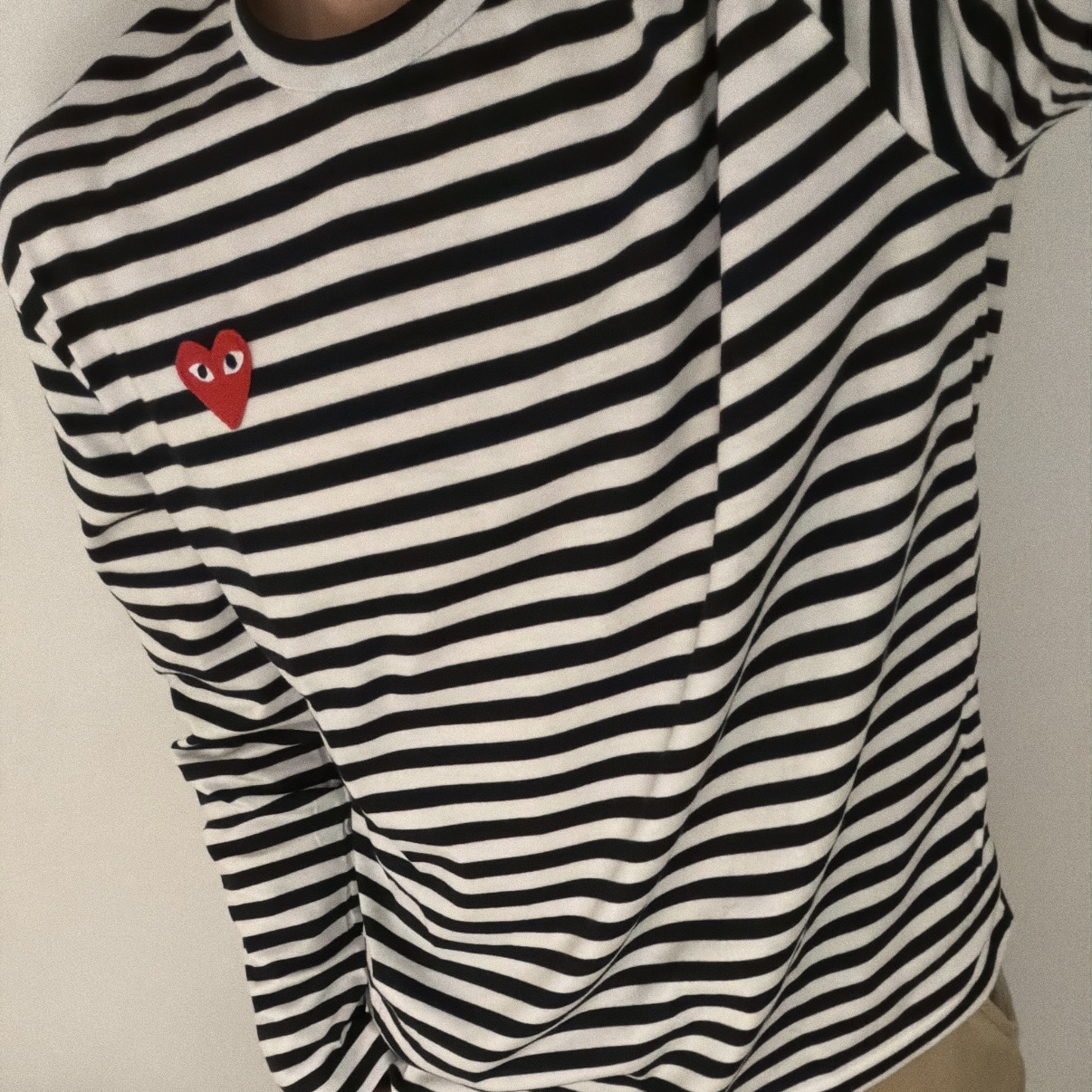 Play Comme des Garcons Striped LS T-Shirt Black White 착용 스타일 - 2