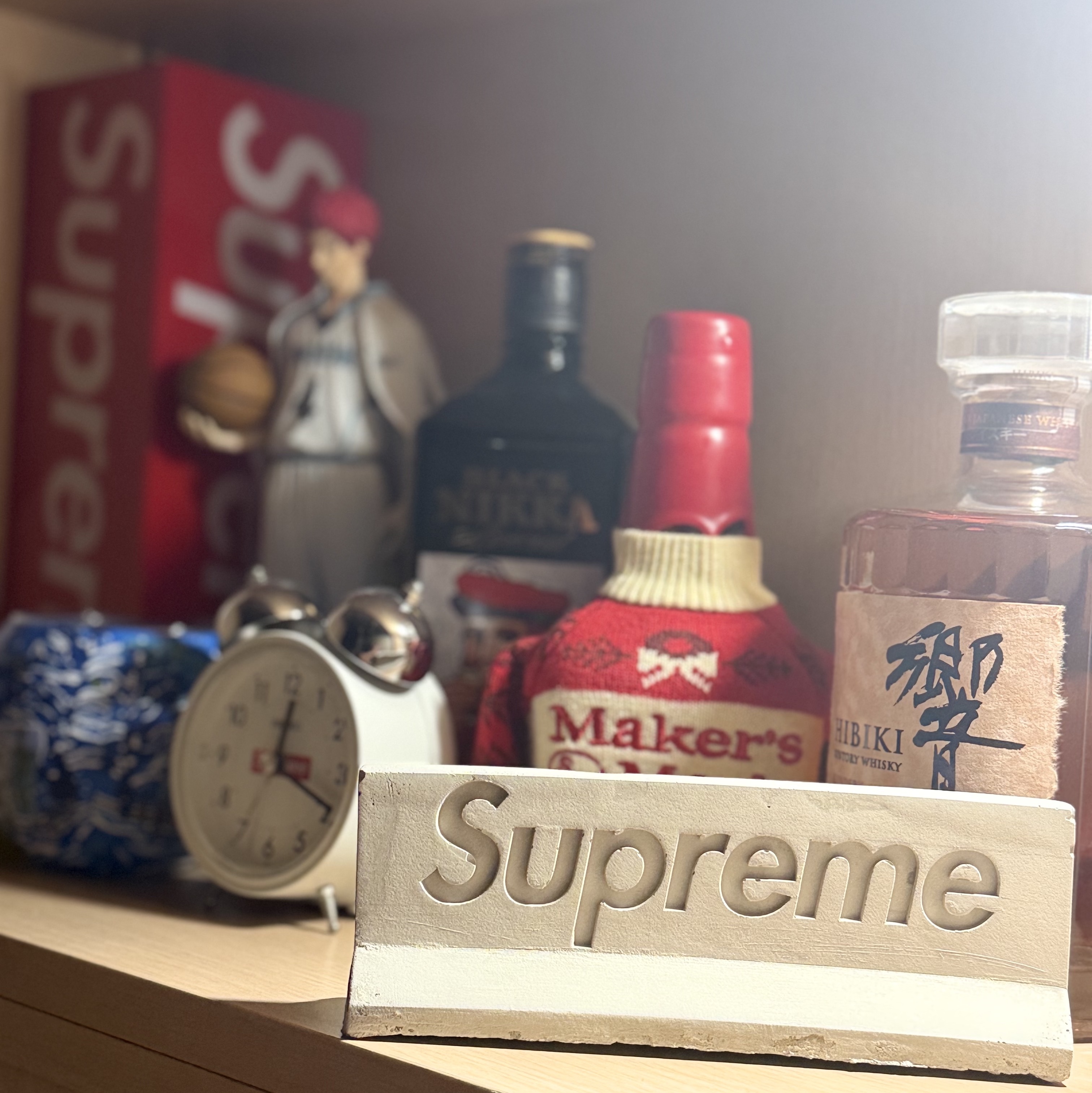 Supreme x Mini Materials 1:12 Scale Jersey Barrier Grey - 26SS 착용 스타일
