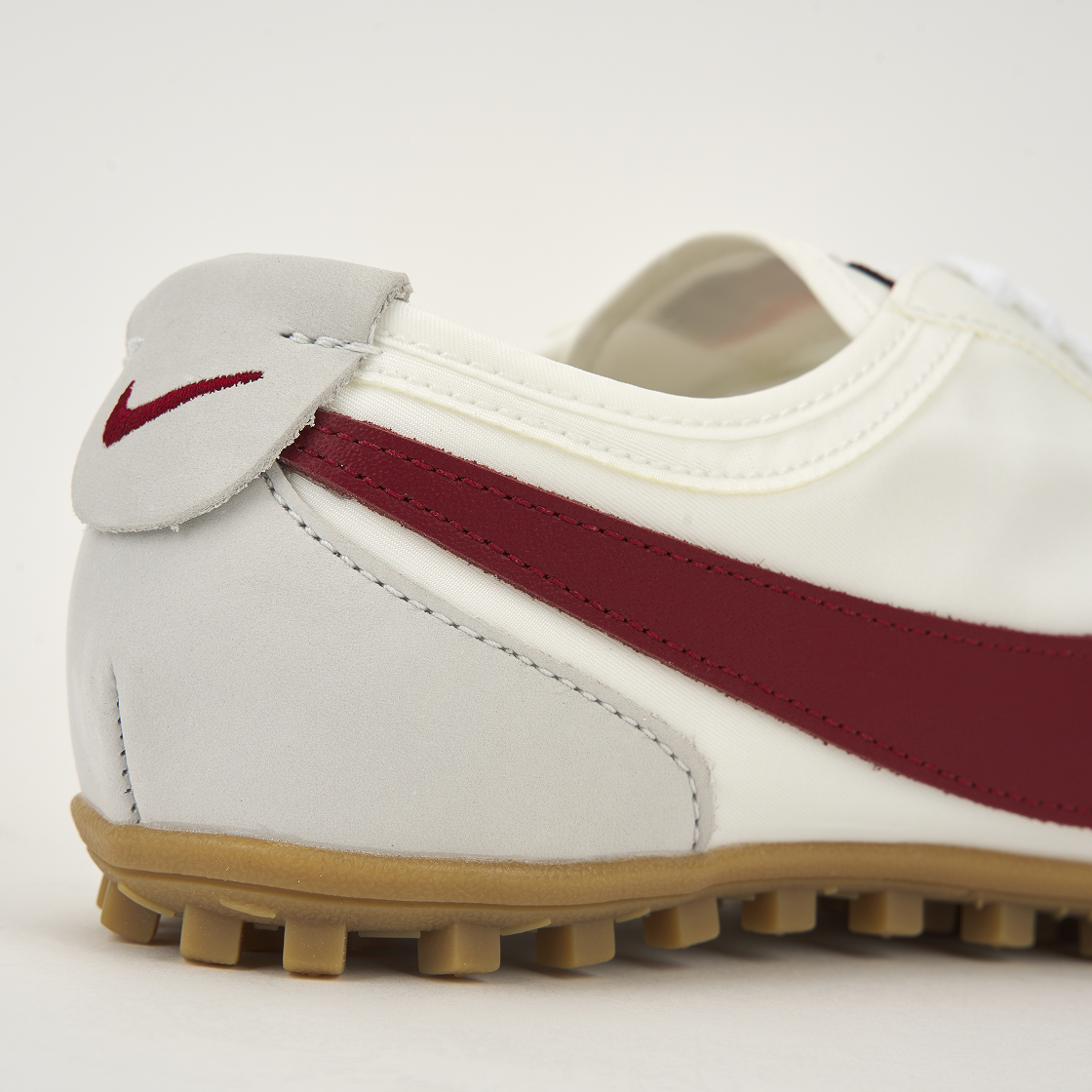 (W) 나이키 문 슈 서밋 화이트 팀 크림슨((W) Nike Moon Shoe Summit White Team Crimson) - 8