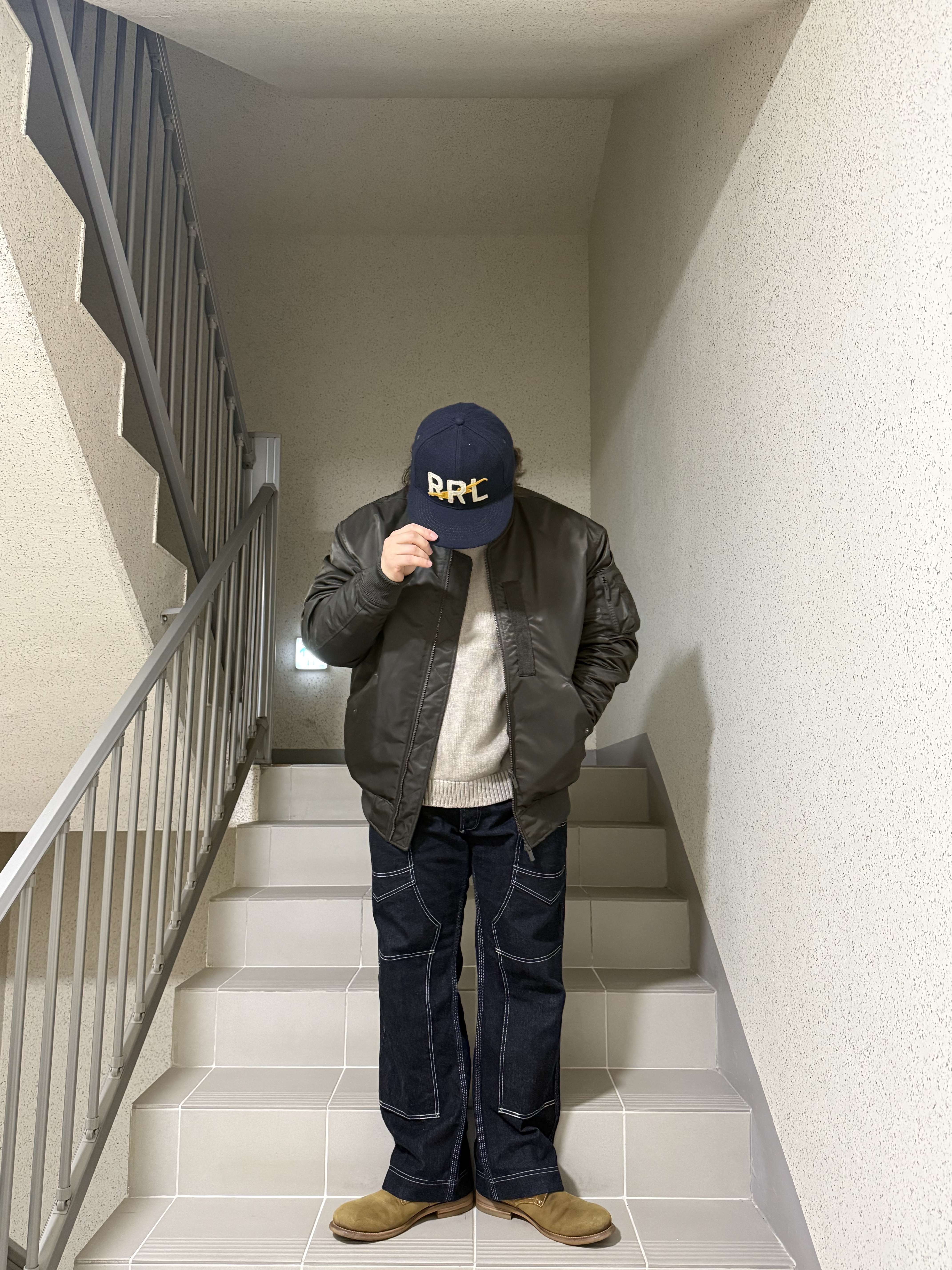 Uniqlo x Jil Sander Hybrid Down Oversized MA-1 Jacket Gray 착용 스타일 - 4