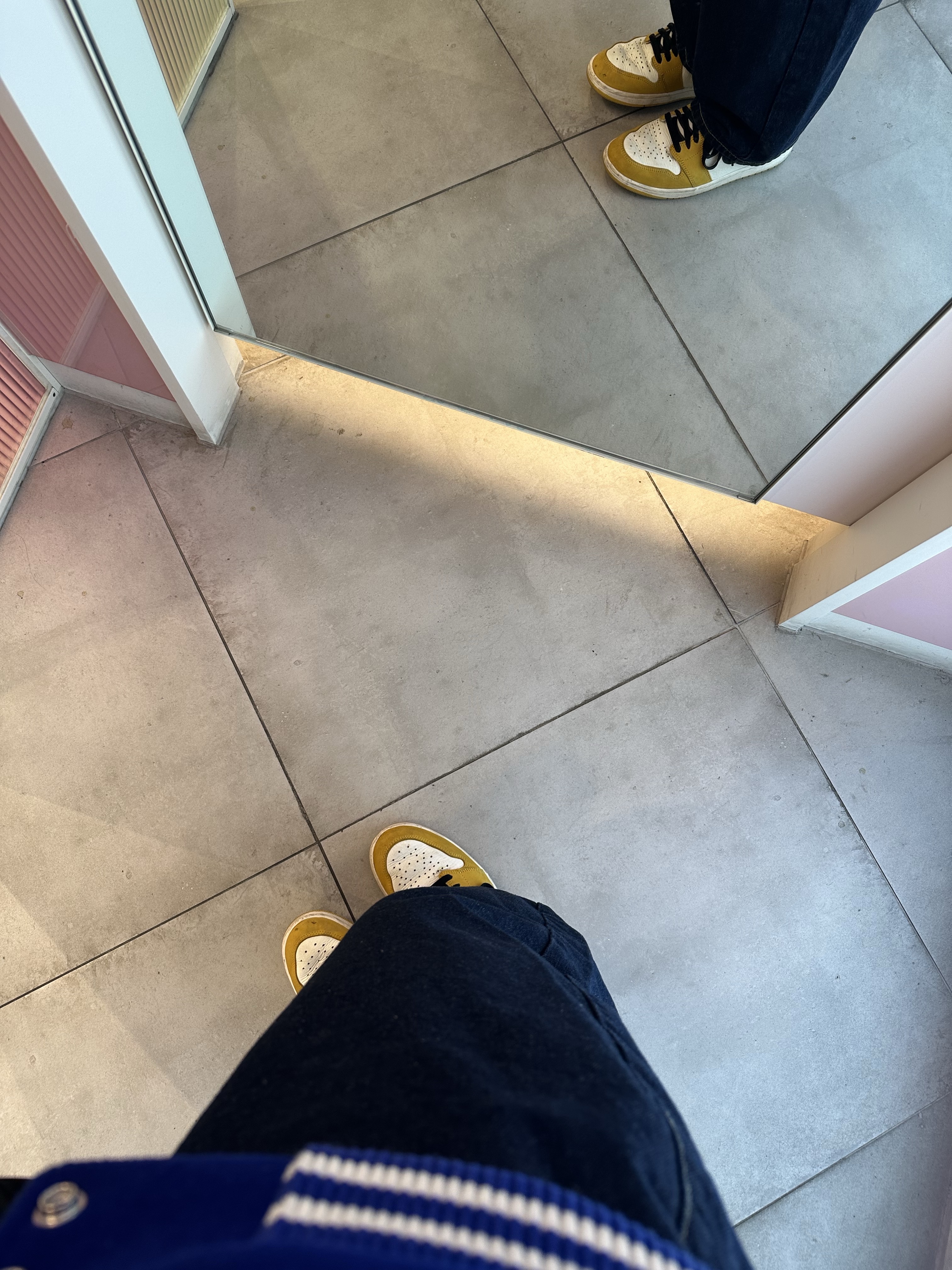 Jordan 1 Retro High OG Yellow Ochre 착용 스타일