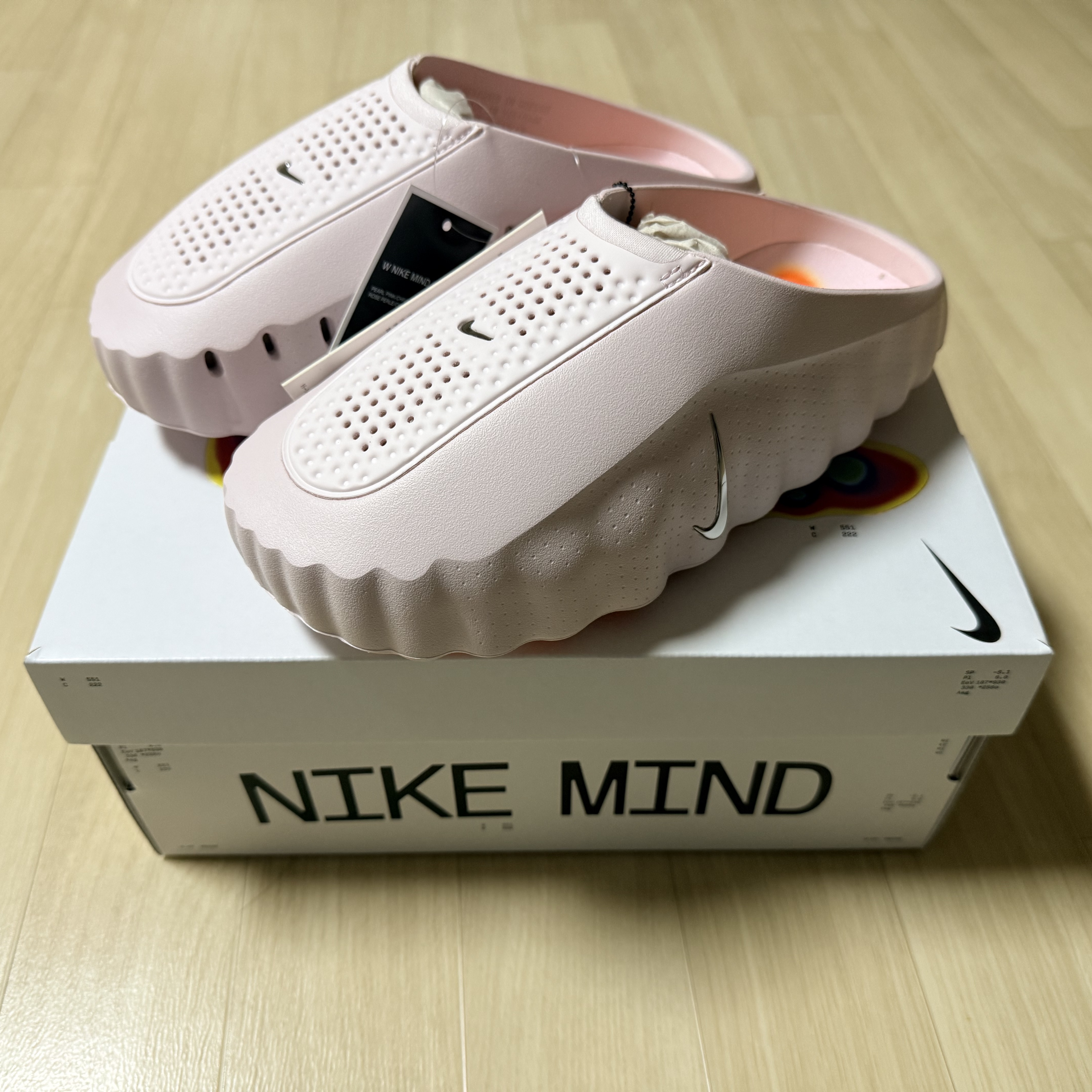 (W) Nike Mind 001 Pearl Pink Hyper Crimson 착용 스타일
