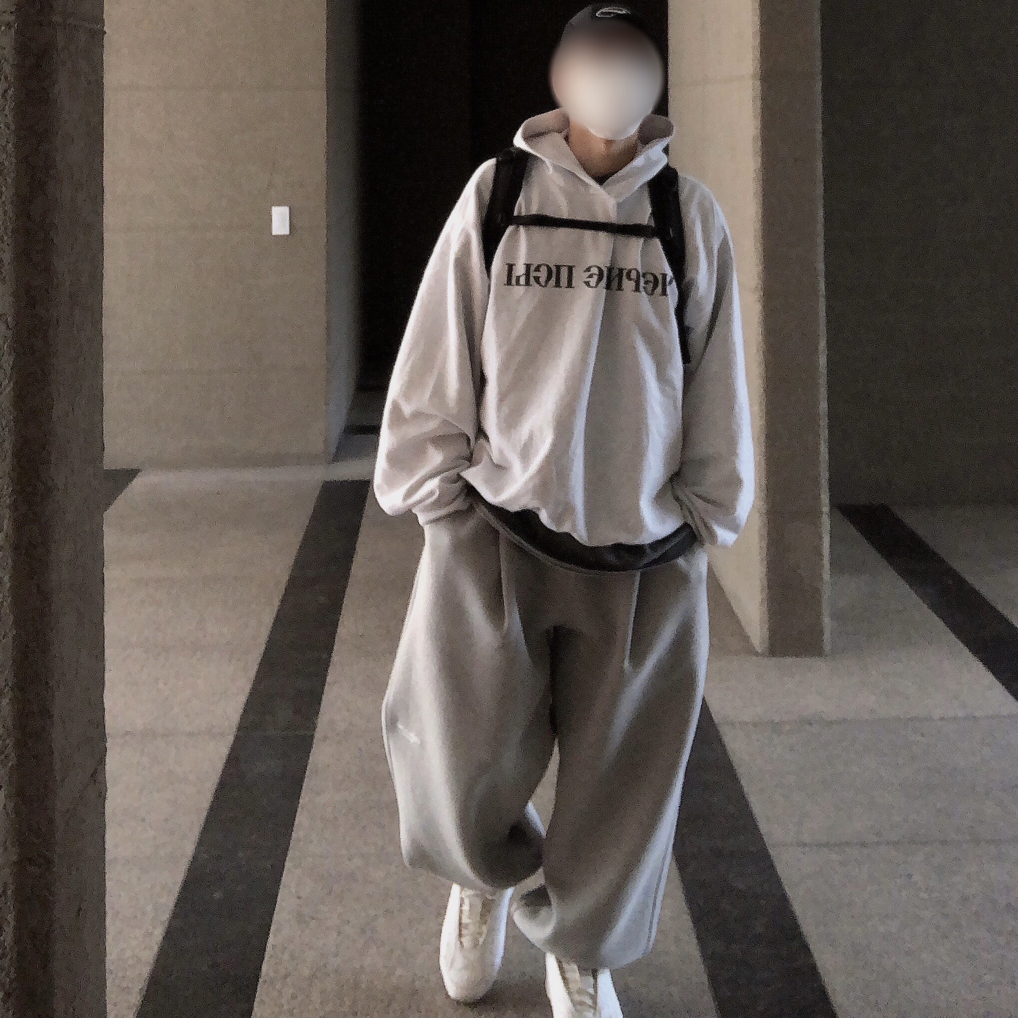 Undermycar Mu.03 Anti Fxxking Logo Play Oversized Sweat Jogger Melange Gray 착용 스타일 - 2
