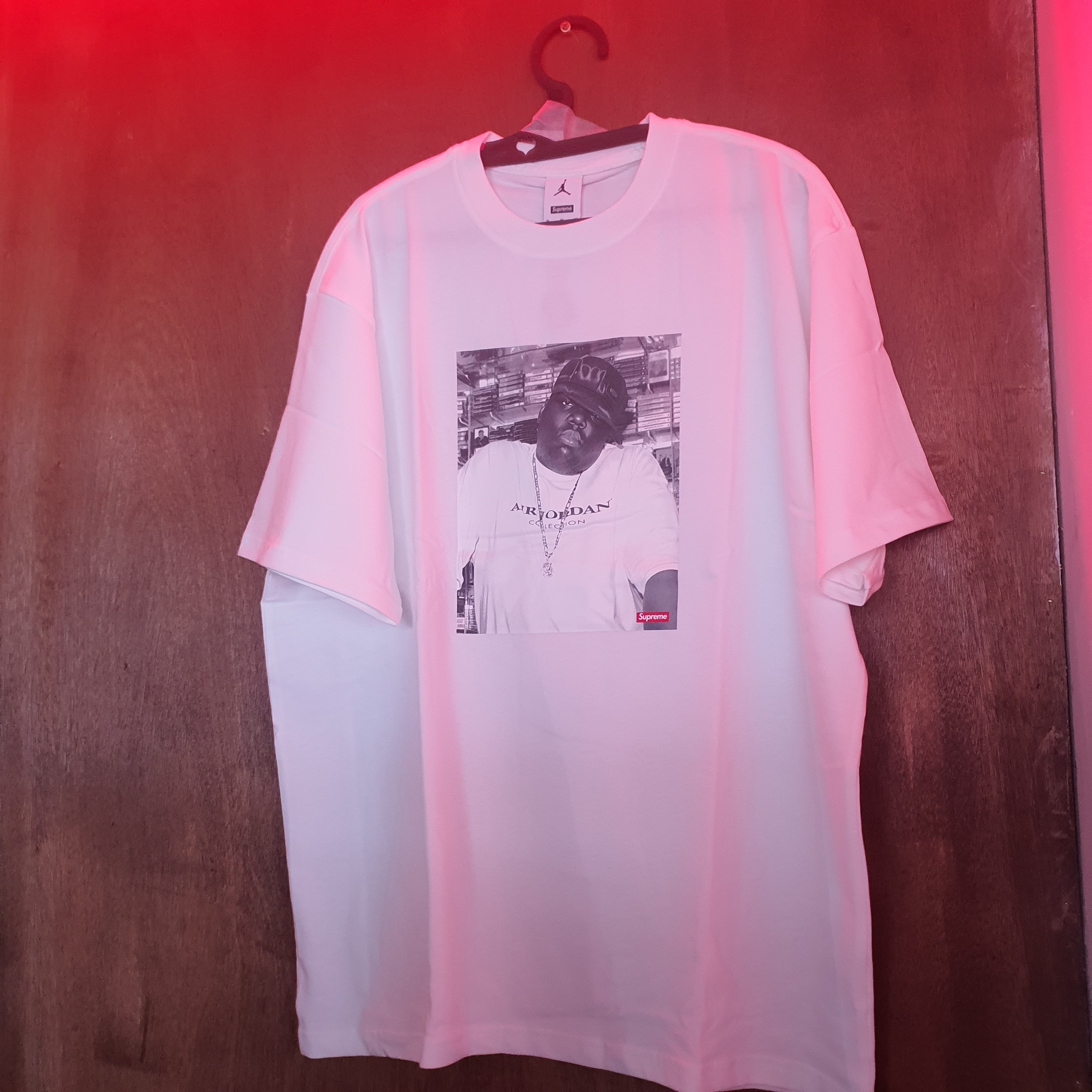 Supreme x Jordan Biggie S/S Top White - 24FW 착용 스타일