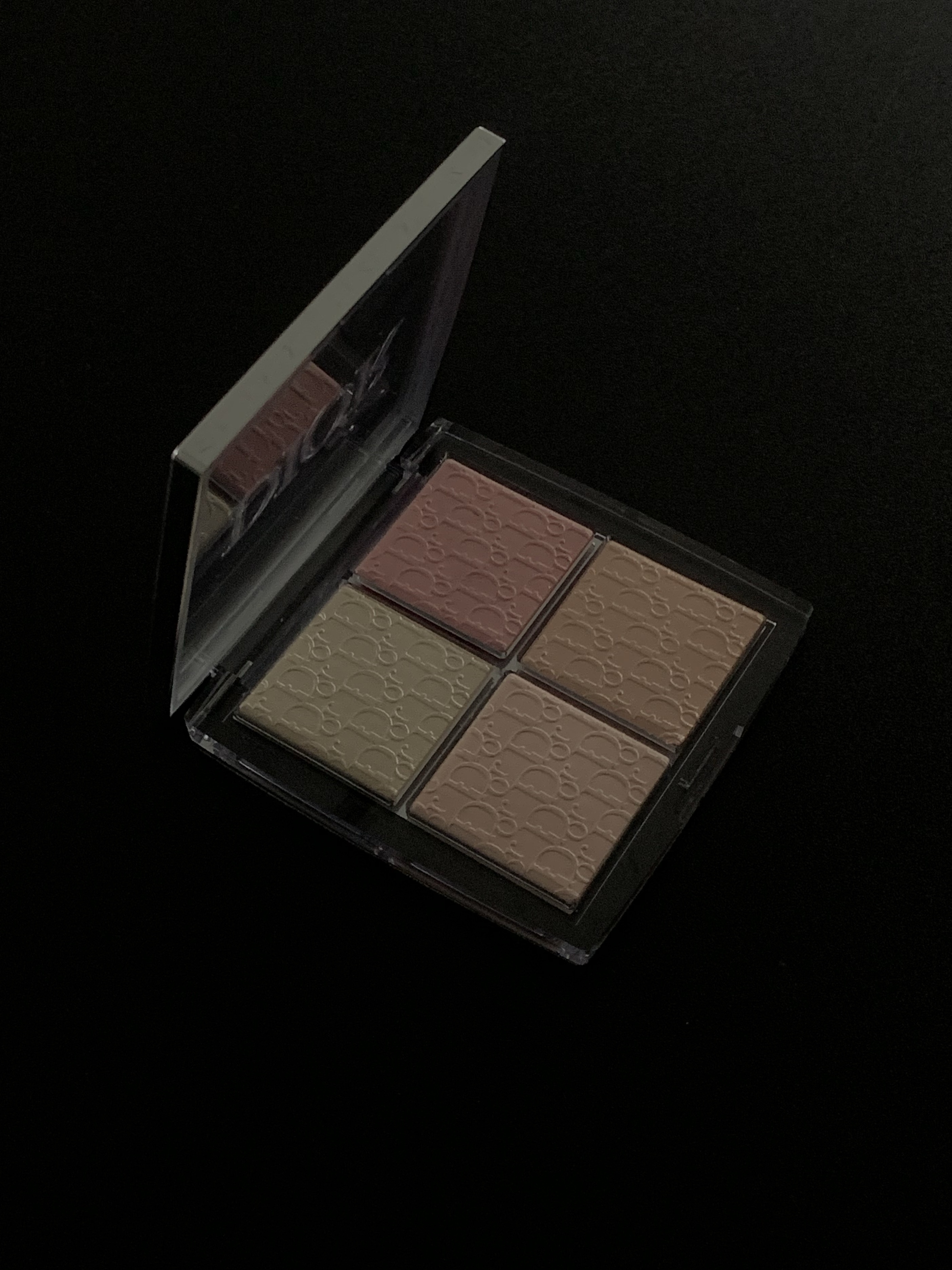 Dior Backstage Glow Face Palette 004 Rose Gold 착용 스타일 - 1