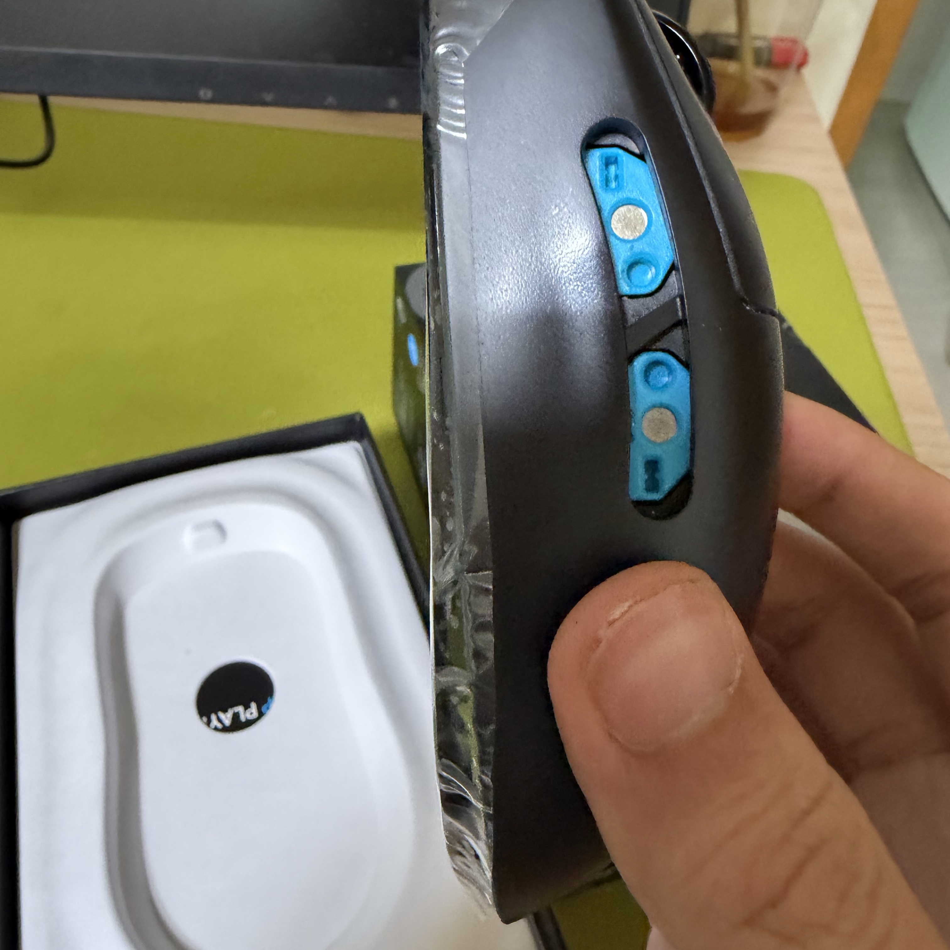 Logitech G Pro X 2 Superstrike Wireless Gaming Mouse Silver Black (Korean Ver.) 착용 스타일 - 2