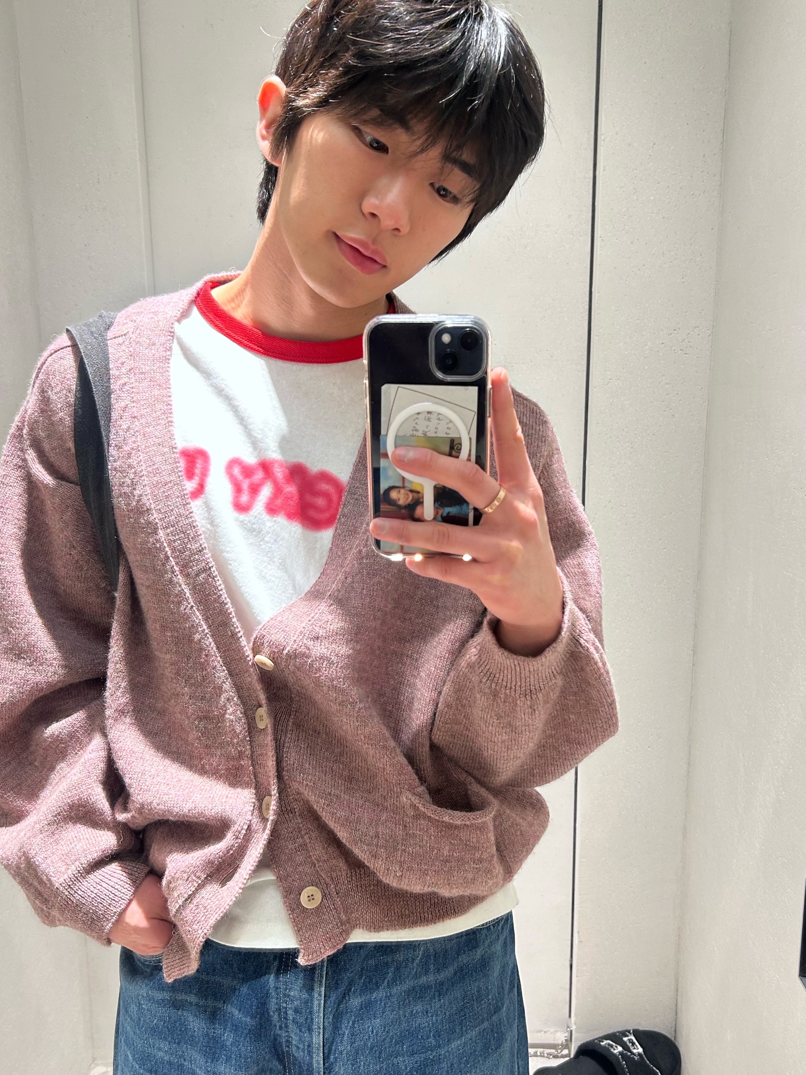 Kenzo Gots Kenzo Words Slim T-Shirt Off White - 26SS, Magliano Grampa Baby Dark Pink - 25FW 착용 스타일 - 1
