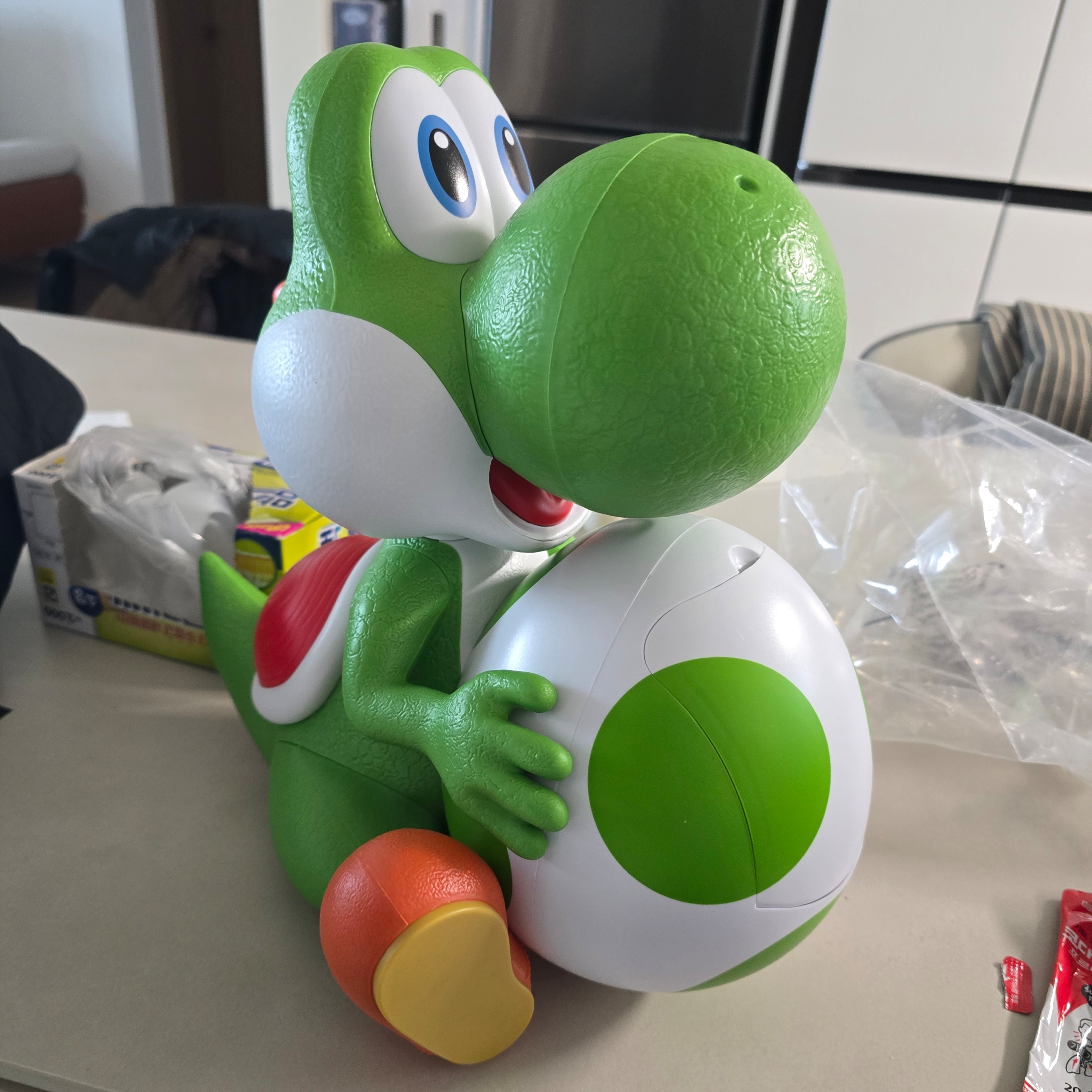CGV x Super Mario Yoshi Popcorn Bucket 착용 스타일