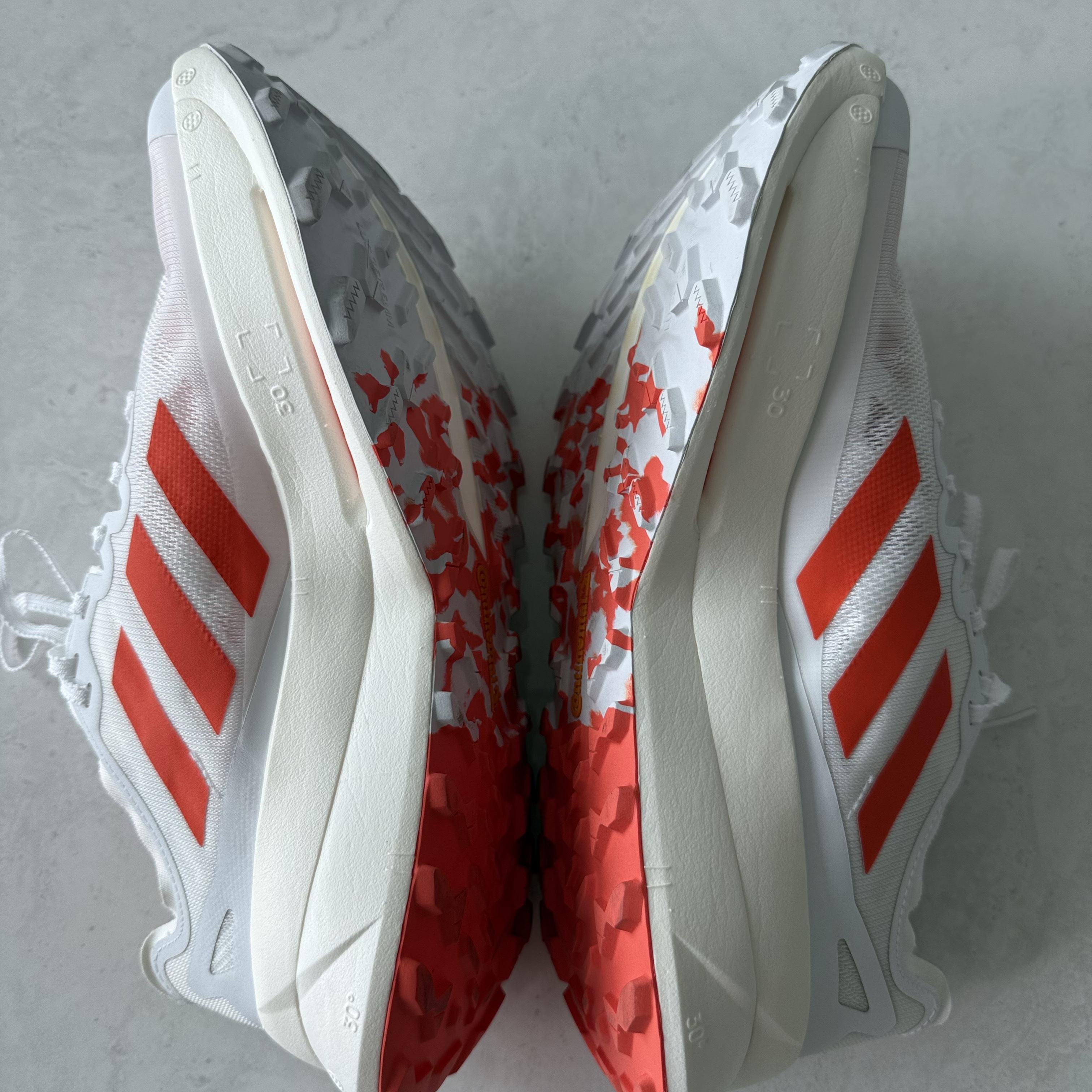 Adidas Terrex Agravic Speed Ultra Cloud White Impact Orange 착용 스타일 - 4