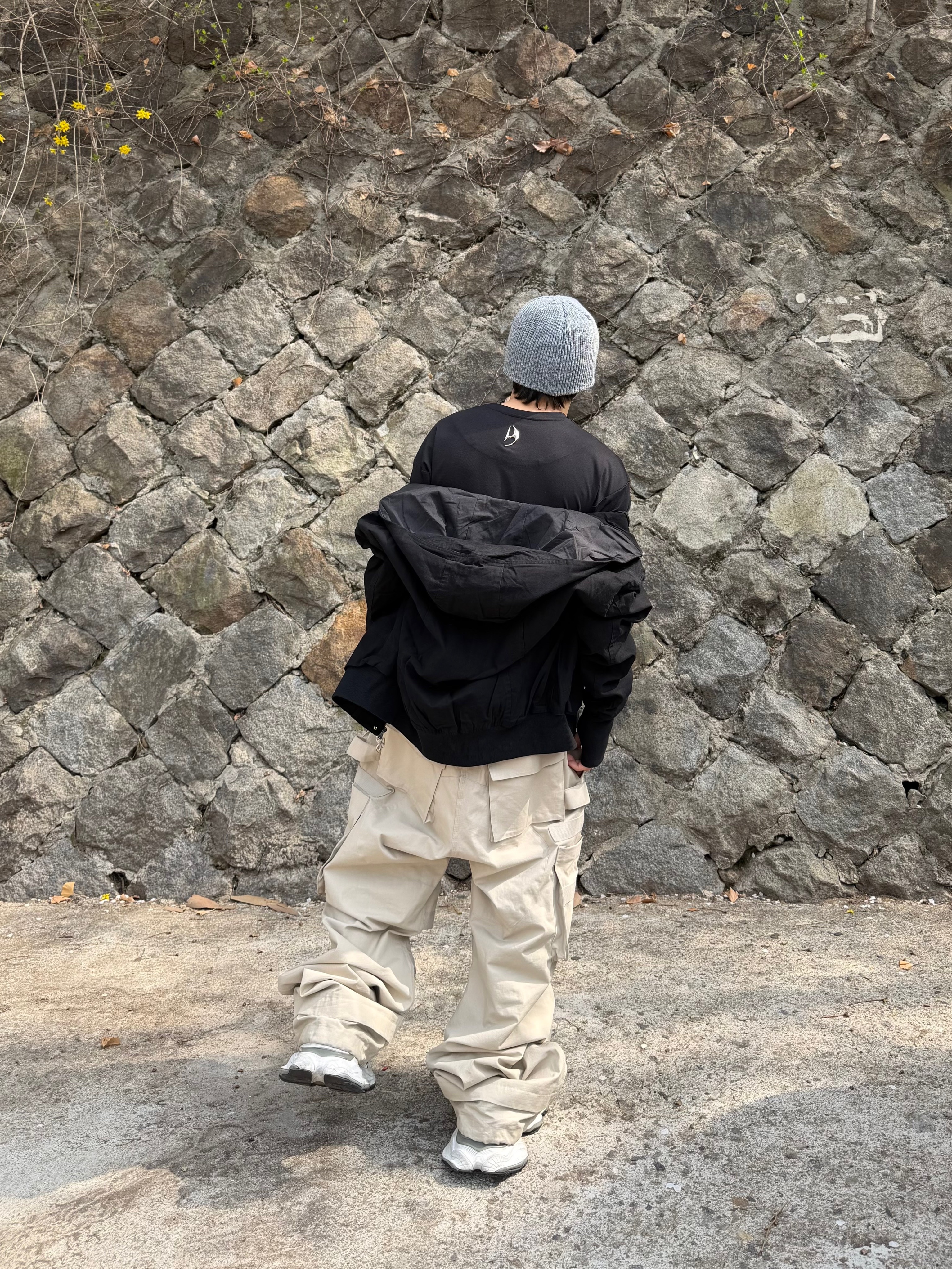 Balenciaga Cargo Sneakers White Grey, Wapworks Wide Safety Cargo Pants Beige 착용 스타일 - 10