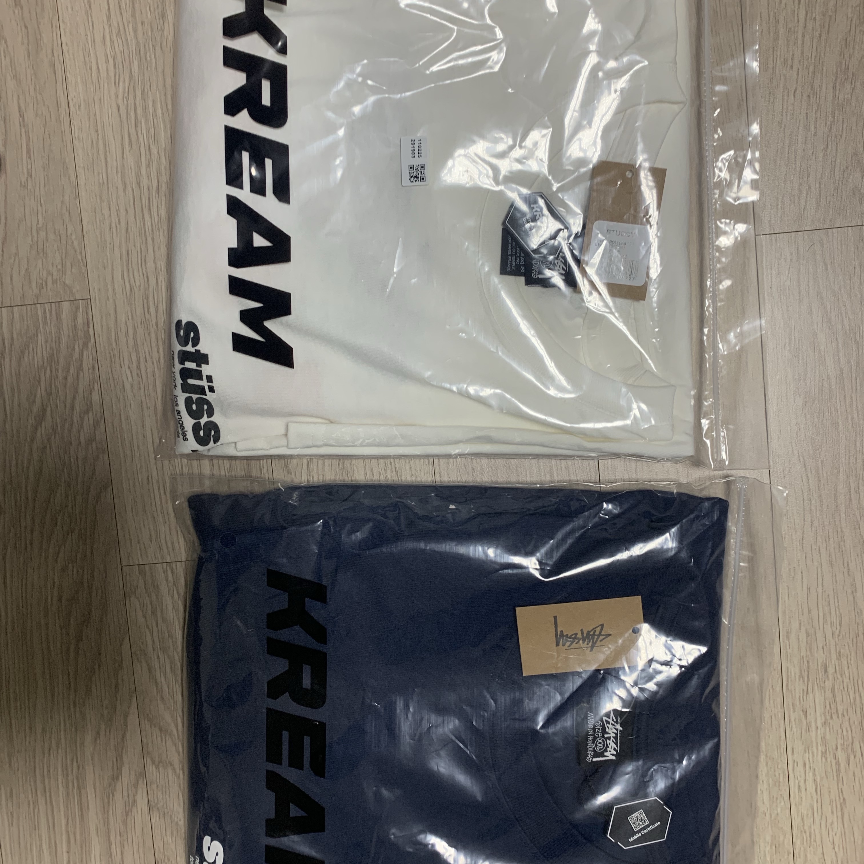 Stussy Rollers T-Shirt White, Stussy Rollers T-Shirt Navy 착용 스타일