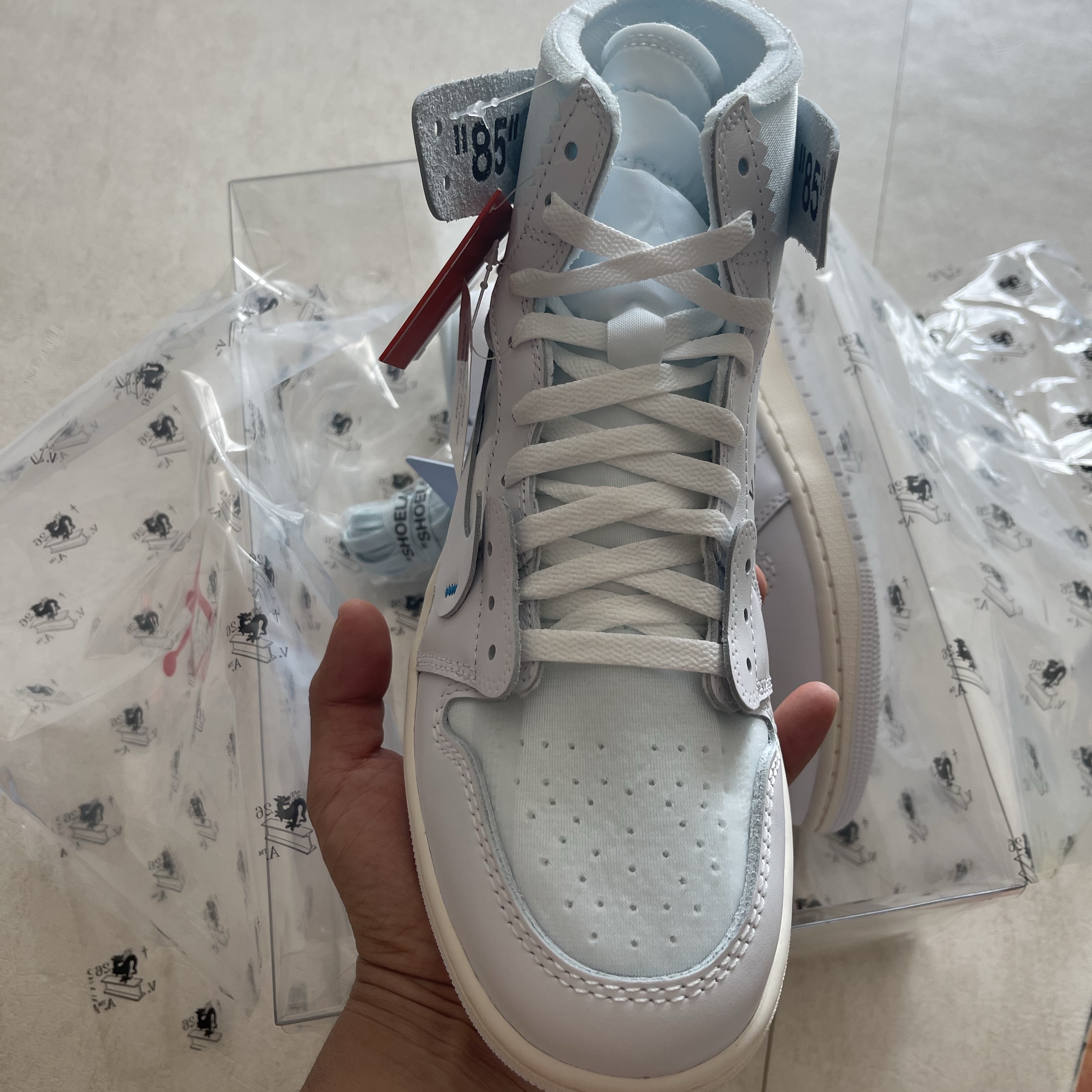 Jordan 1 x Virgil Abloh Archive Retro High Alaska White 착용 스타일 - 4